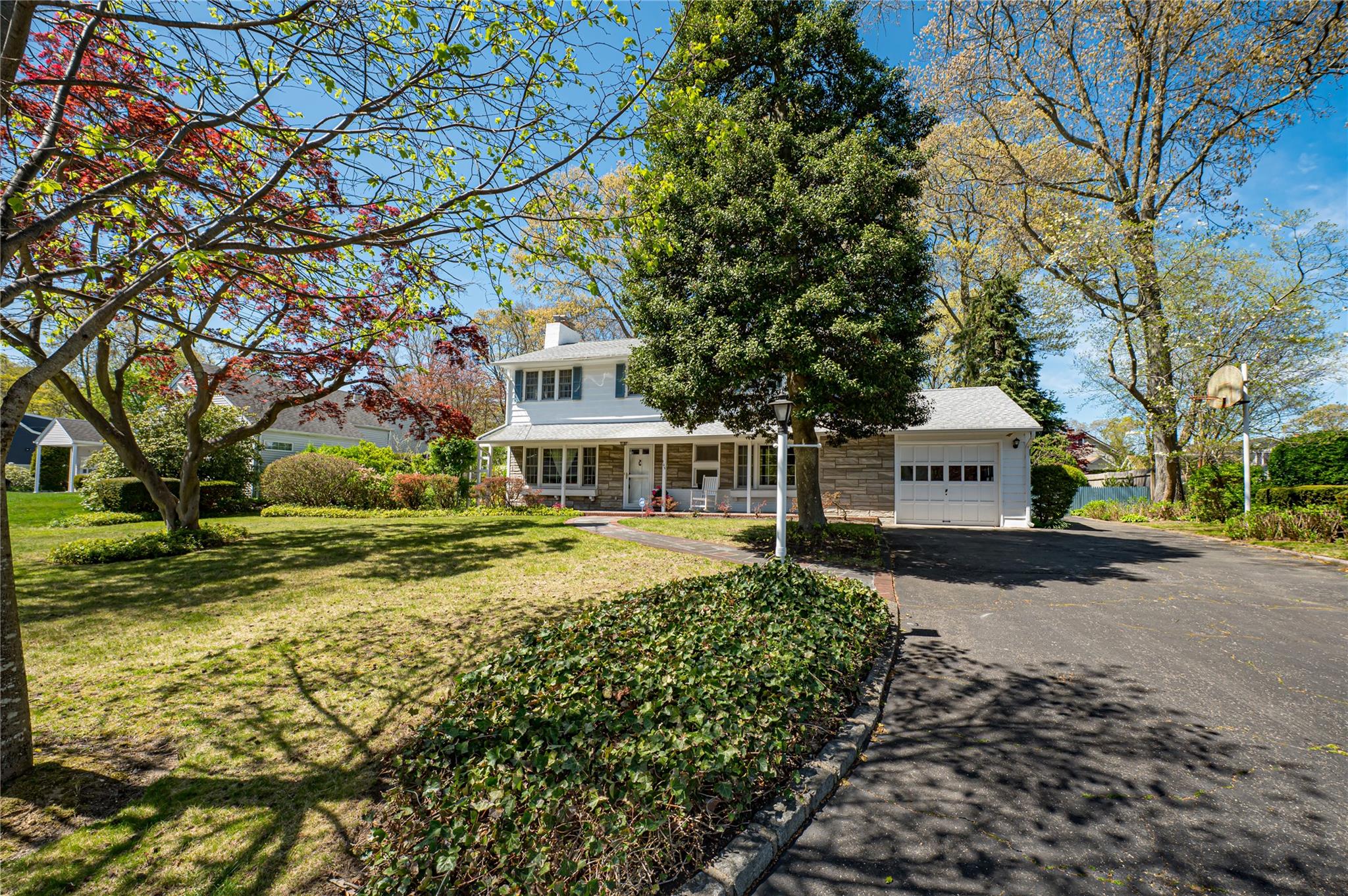 #1 photo, 105 Ketewamoke Avenue, Babylon , NY 11702