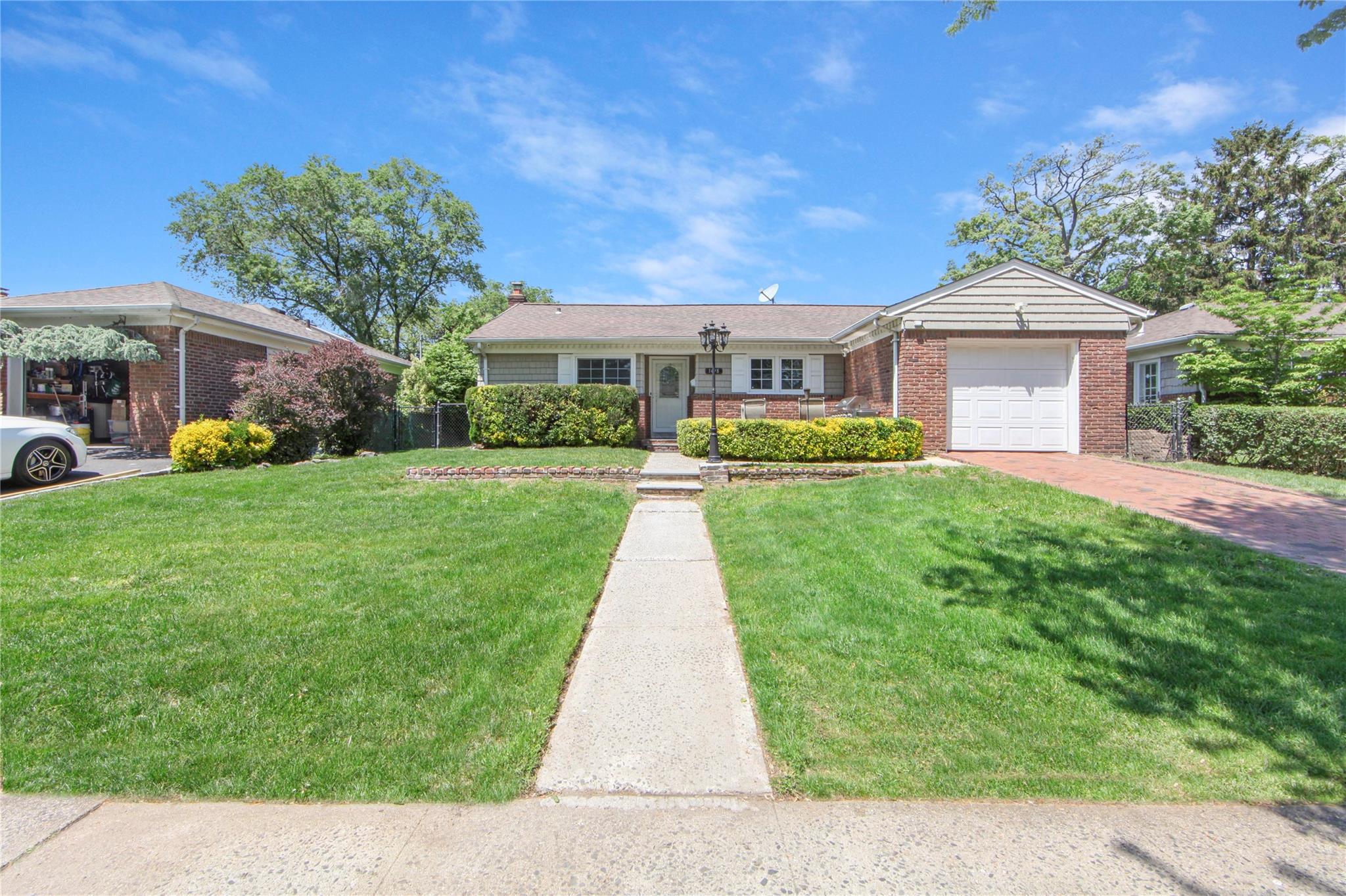 #1 photo, 1498 Kew Avenue, Hewlett , NY 11557