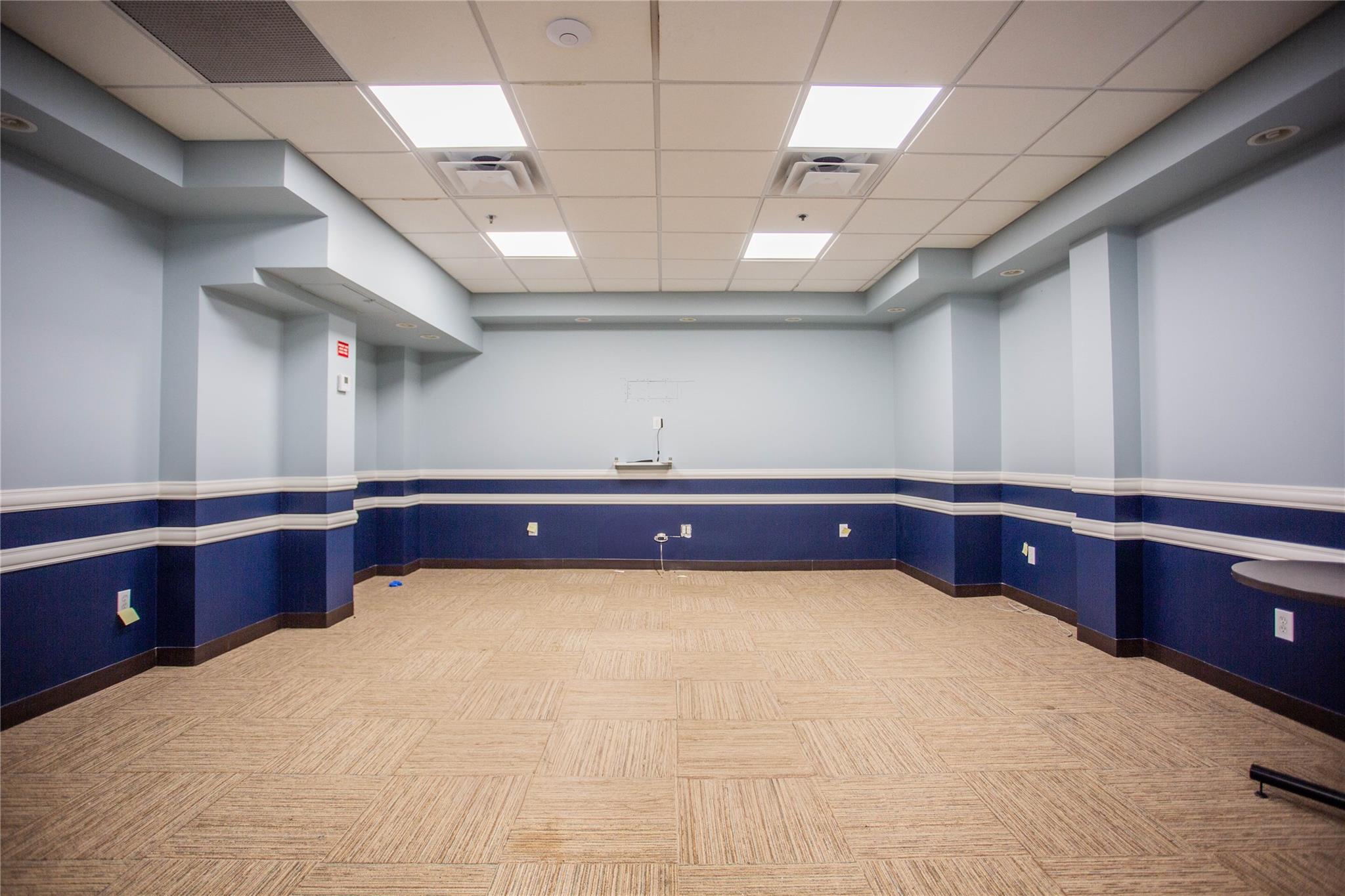 #10 photo, 486 Sunrise Highway, ナッソー郡 Rockville Centre , NY 11570