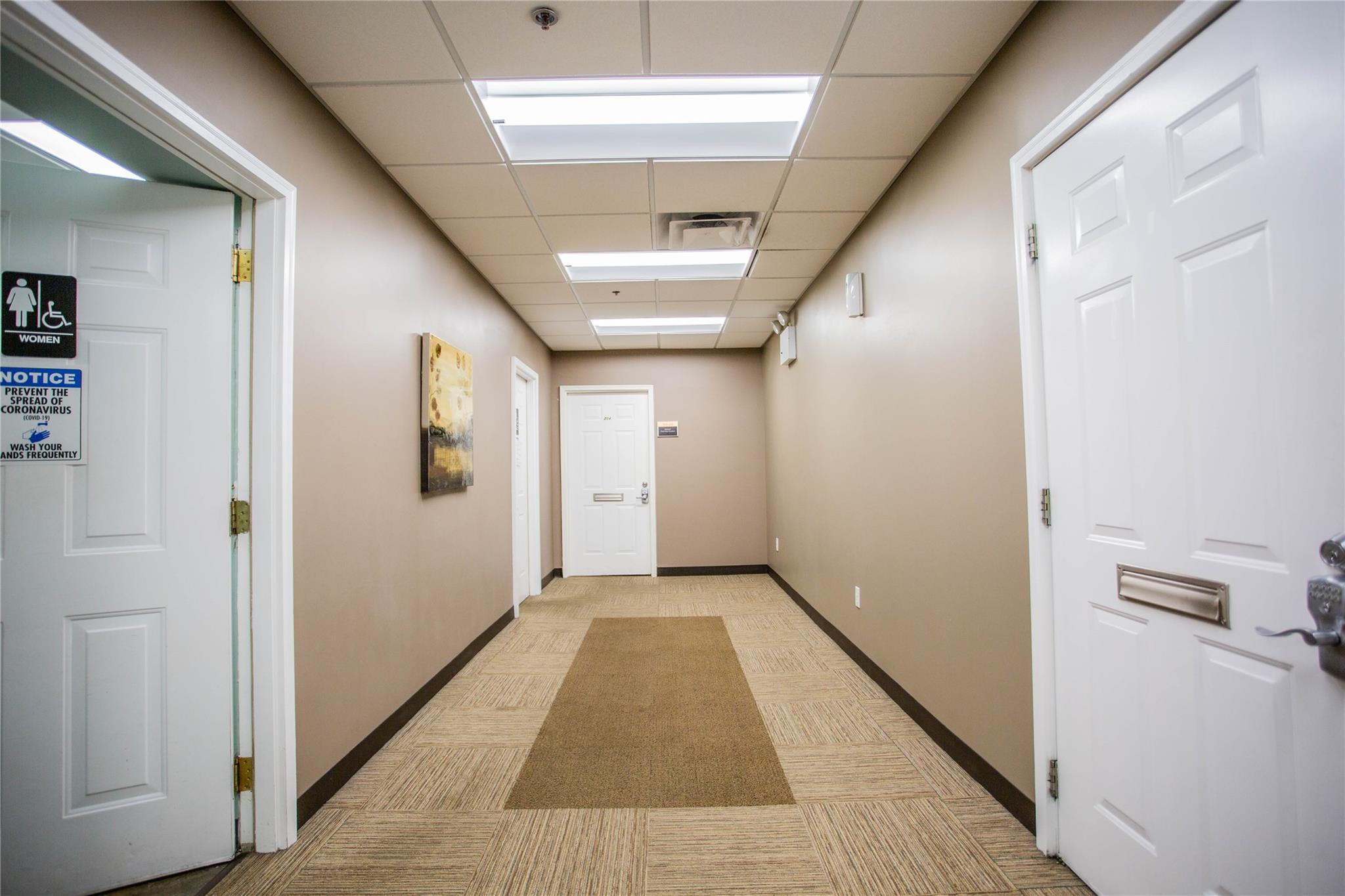 #15 photo, 486 Sunrise Highway, ナッソー郡 Rockville Centre , NY 11570