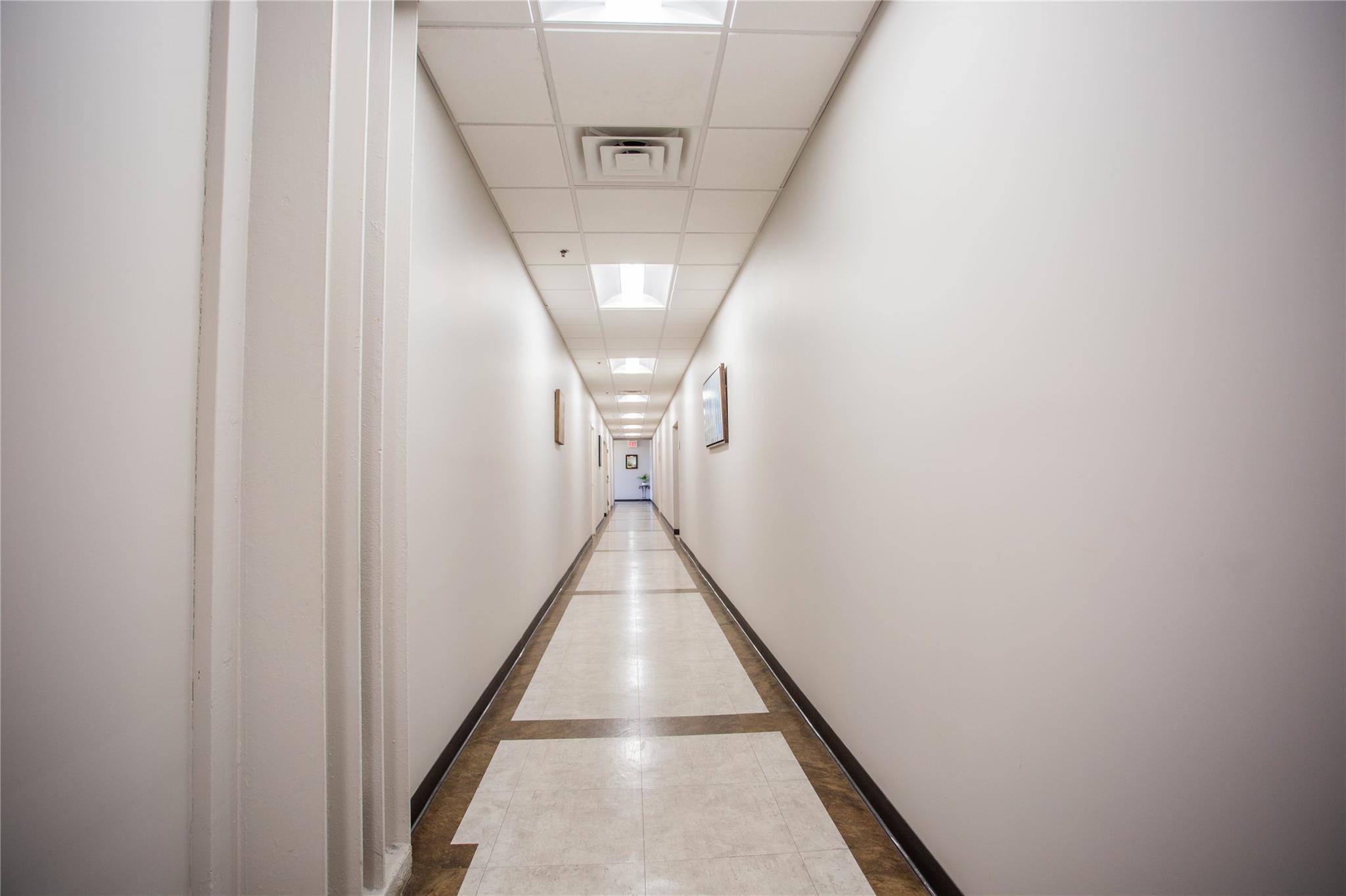 #6 photo, 486 Sunrise Highway, ナッソー郡 Rockville Centre , NY 11570