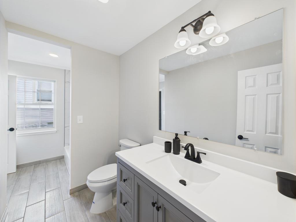 #20 photo, 349 E Main Street, Centerport , NY 11721