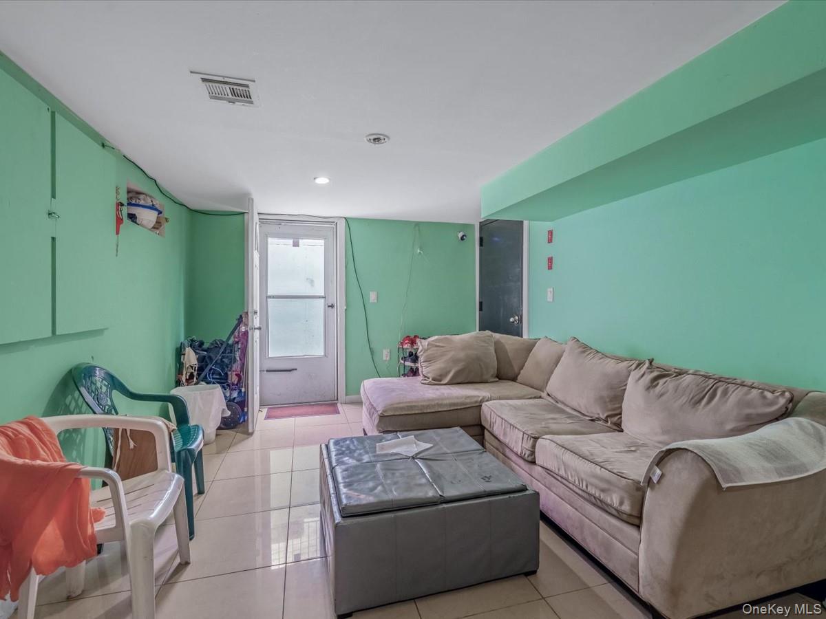 #20 photo, 109-17 111th Street, クイーンズ区 South Ozone Park , NY 11420