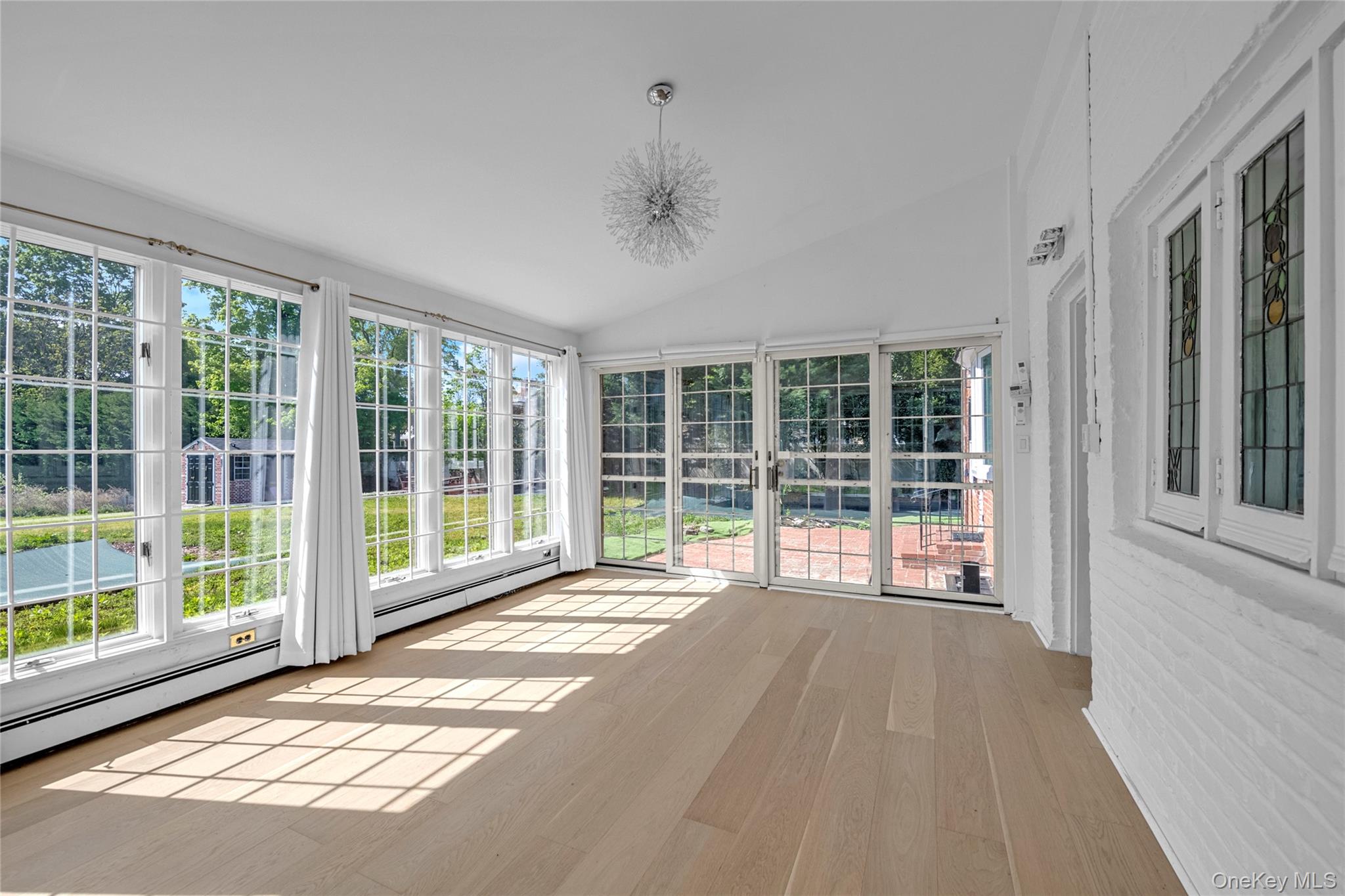 #18 photo, 13 Arbor Place, ナッソー郡 Glen Cove , NY 11542