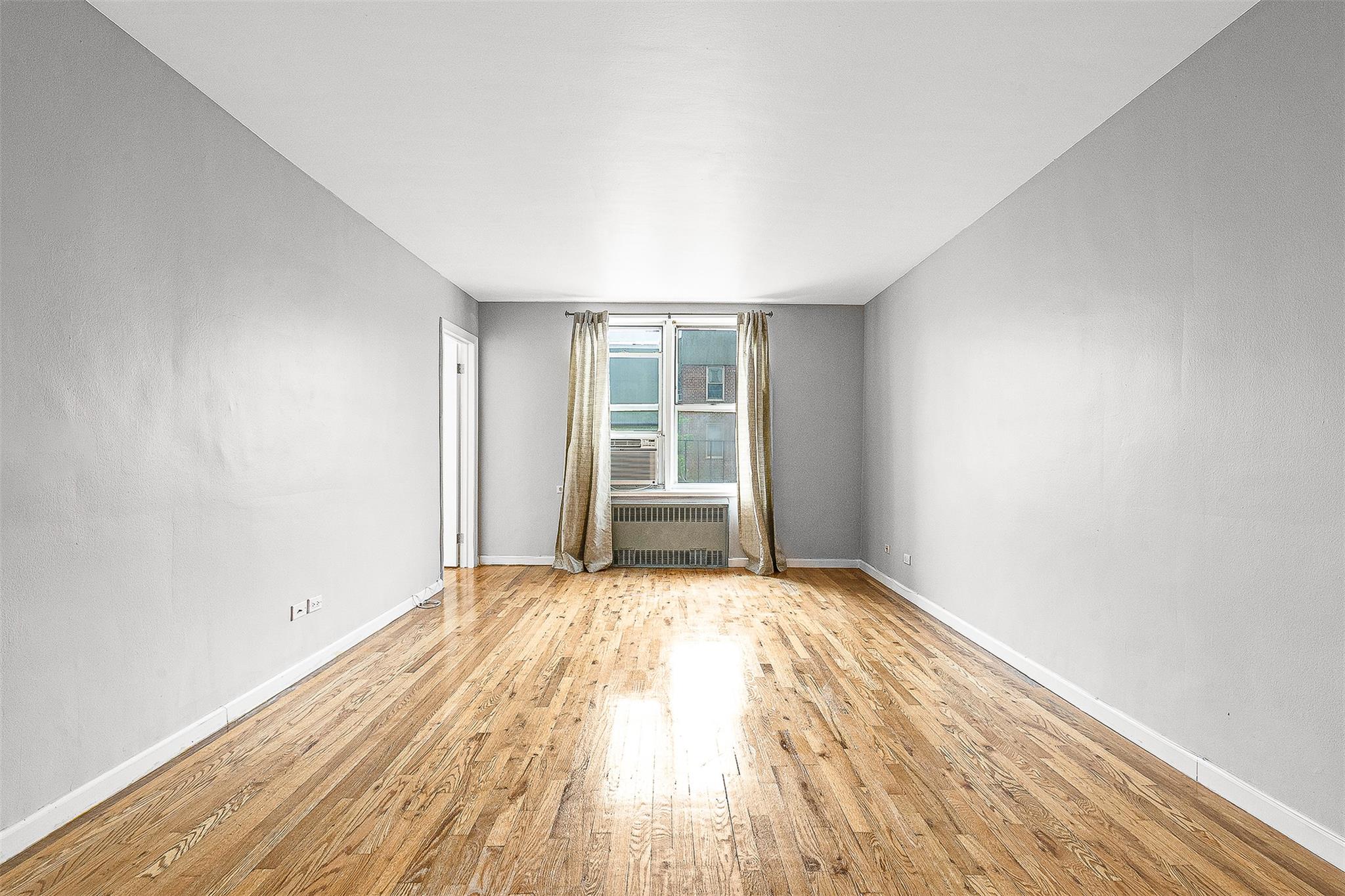 #12 photo, 67-30 Clyde Street, Forest Hills , NY 11375