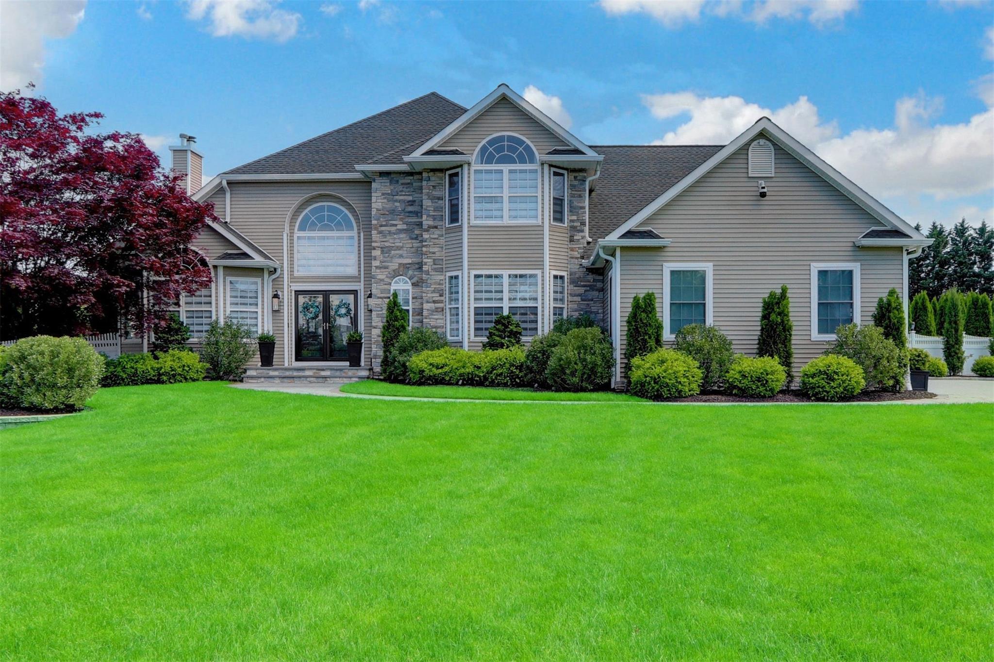 #1 photo, 28 Sweetgum Lane, Miller Place , NY 11764