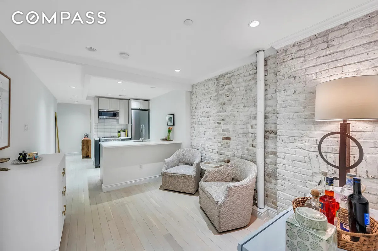 #1 photo, 51 W 11th Street, Greenwich Village , NY 10011