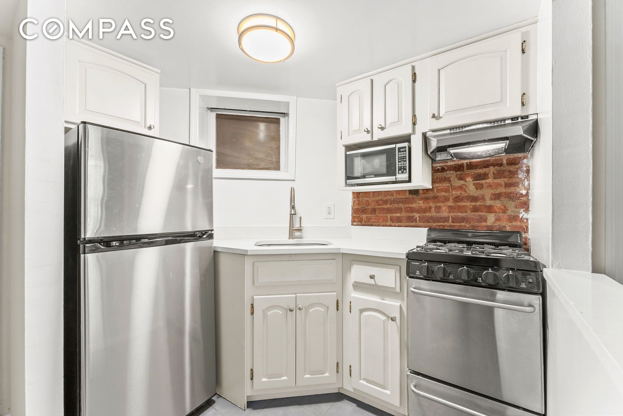 #4 photo, 331 E 92nd Street, マンハッタン Upper East Side , NY 10128