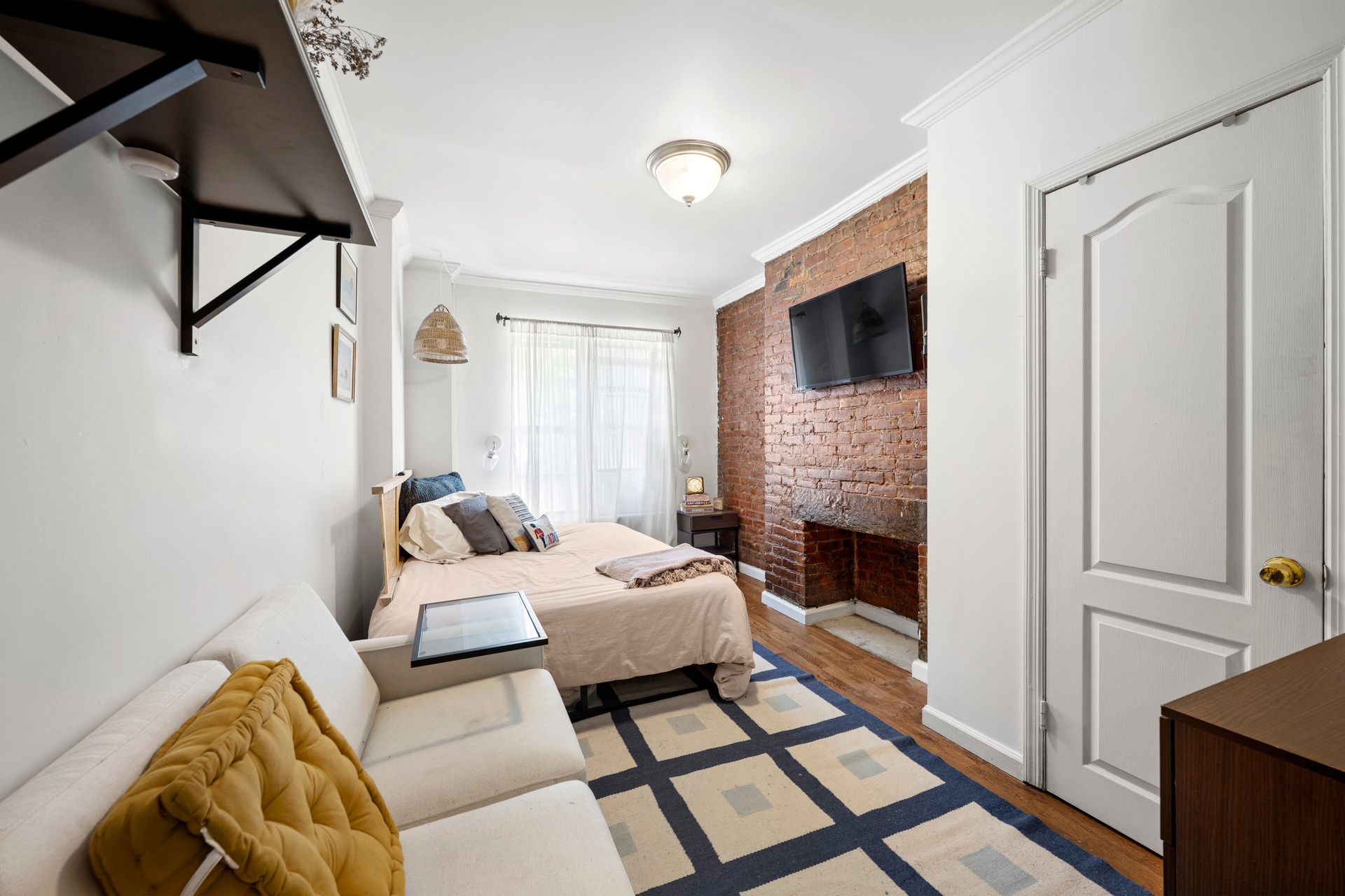 #1 photo, 237 E 2nd Street, E. Greenwich Village , NY 10009