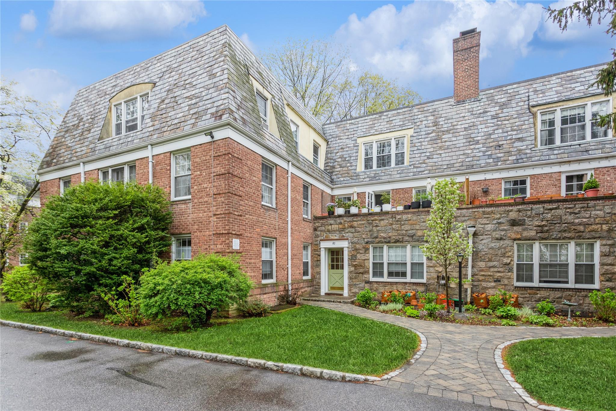 #1 photo, 80 Pinewood Road, Hartsdale , NY 10530