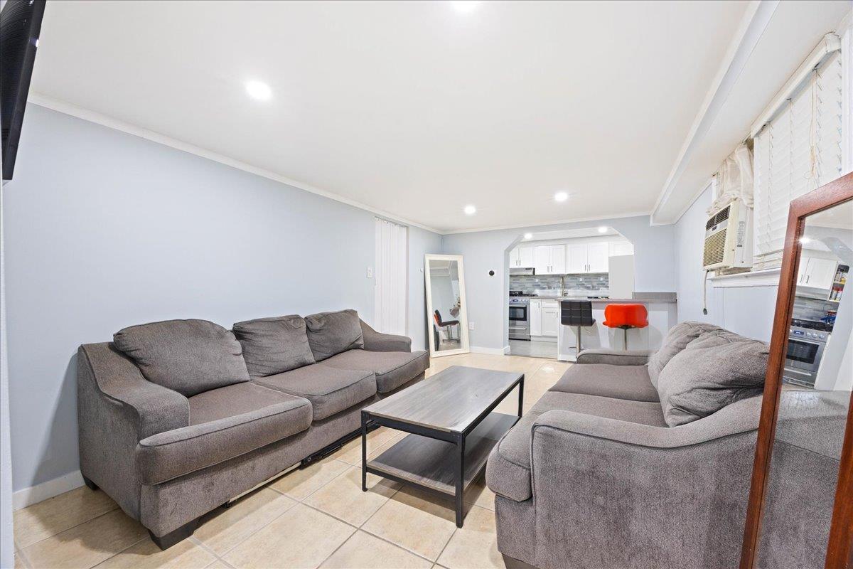 #17 photo, 254 Hyatt Avenue, Yonkers , NY 10704