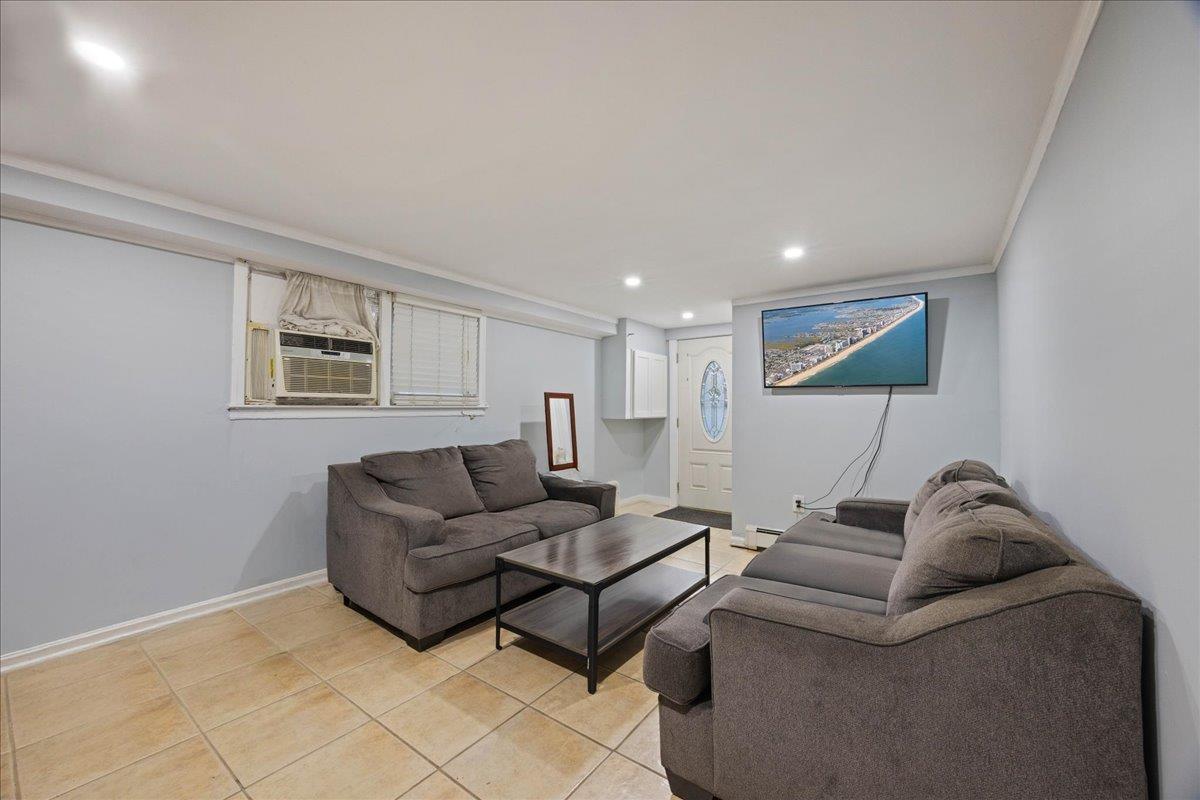 #20 photo, 254 Hyatt Avenue, Yonkers , NY 10704