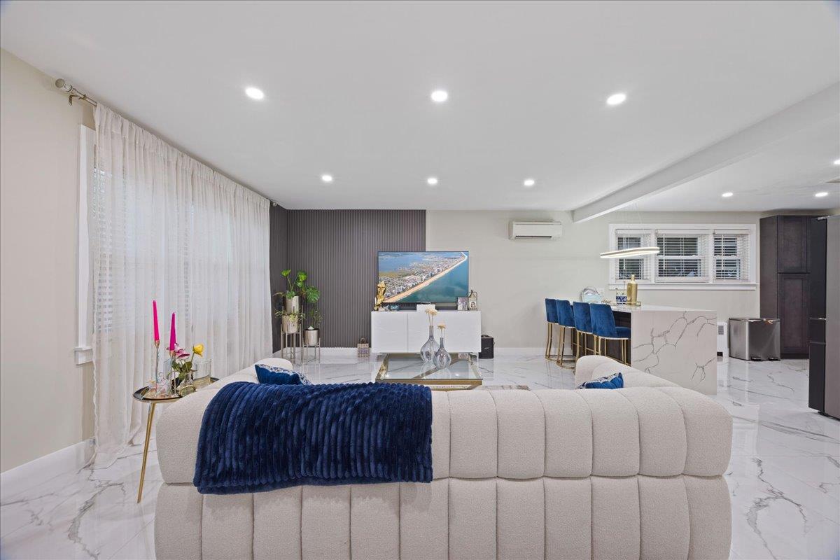 #4 photo, 254 Hyatt Avenue, Yonkers , NY 10704