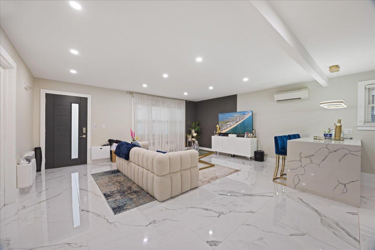 #5 photo, 254 Hyatt Avenue, Yonkers , NY 10704