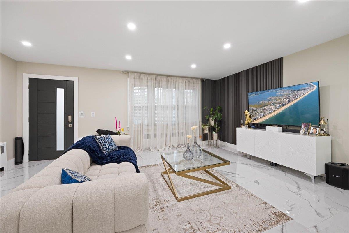 #6 photo, 254 Hyatt Avenue, Yonkers , NY 10704