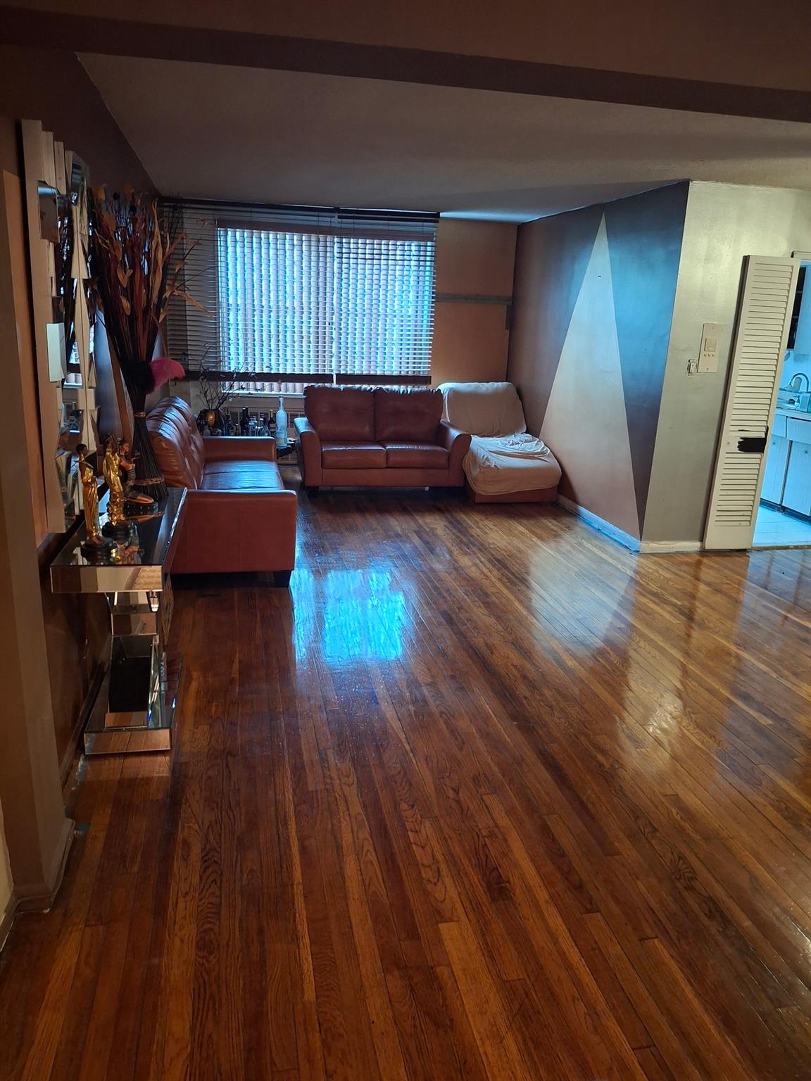 #4 photo, 814 B TILDEN Street, Bronx , NY 10467