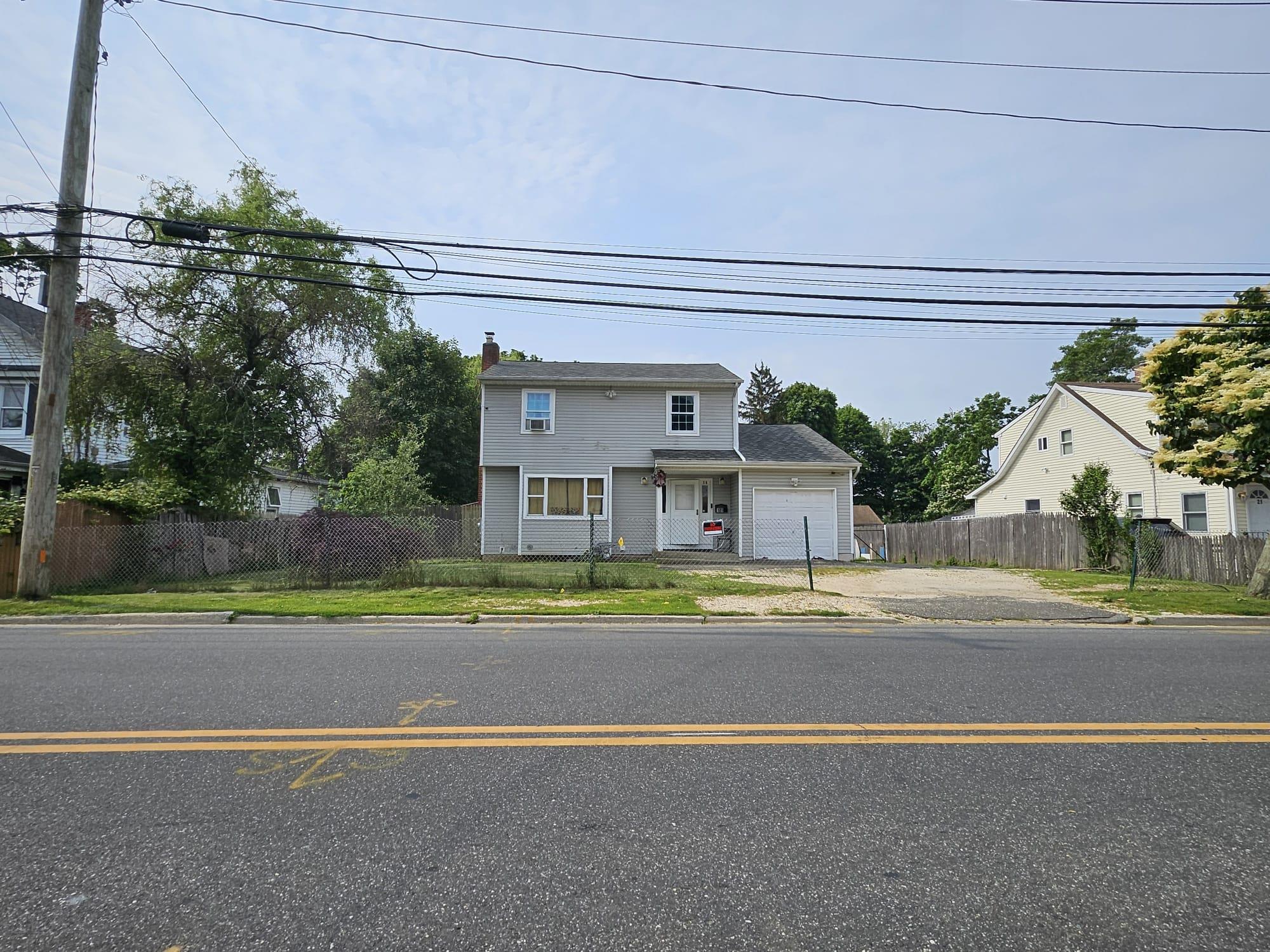 #1 photo, 19 W 11 Street, Huntington Station , NY 11746