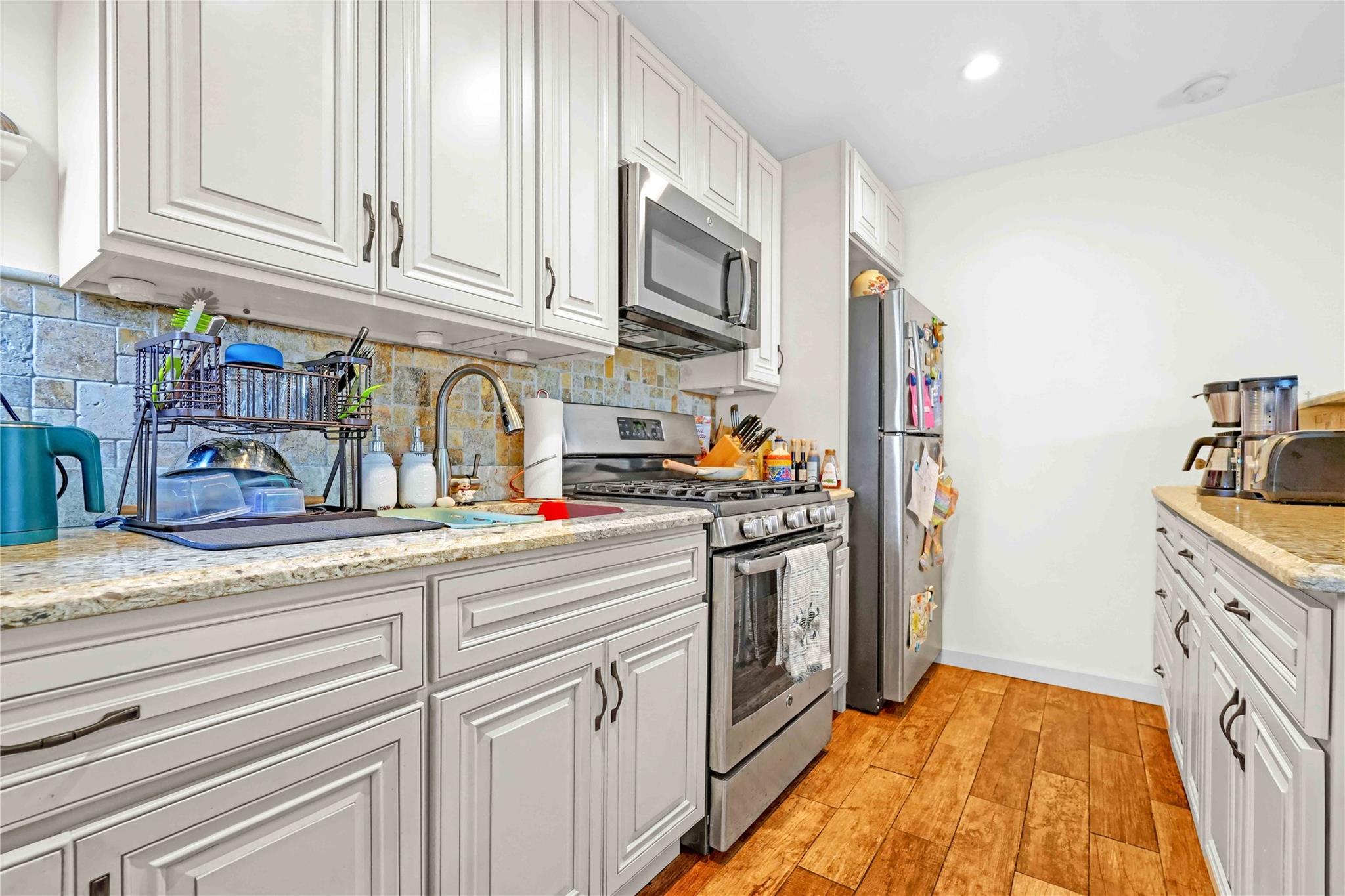 #6 photo, 13-10 212th Street, Bayside , NY 11360