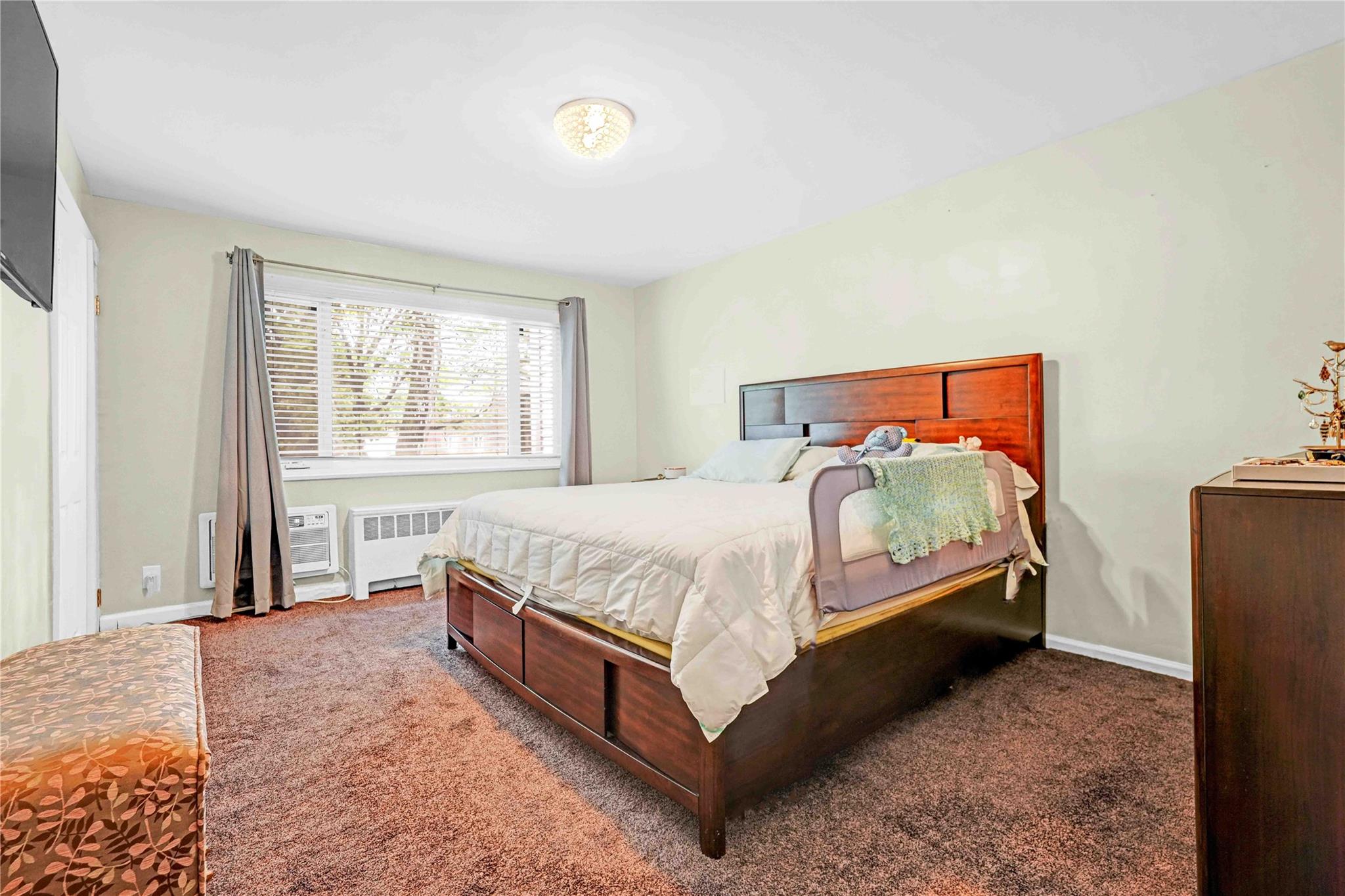 #7 photo, 13-10 212th Street, Bayside , NY 11360