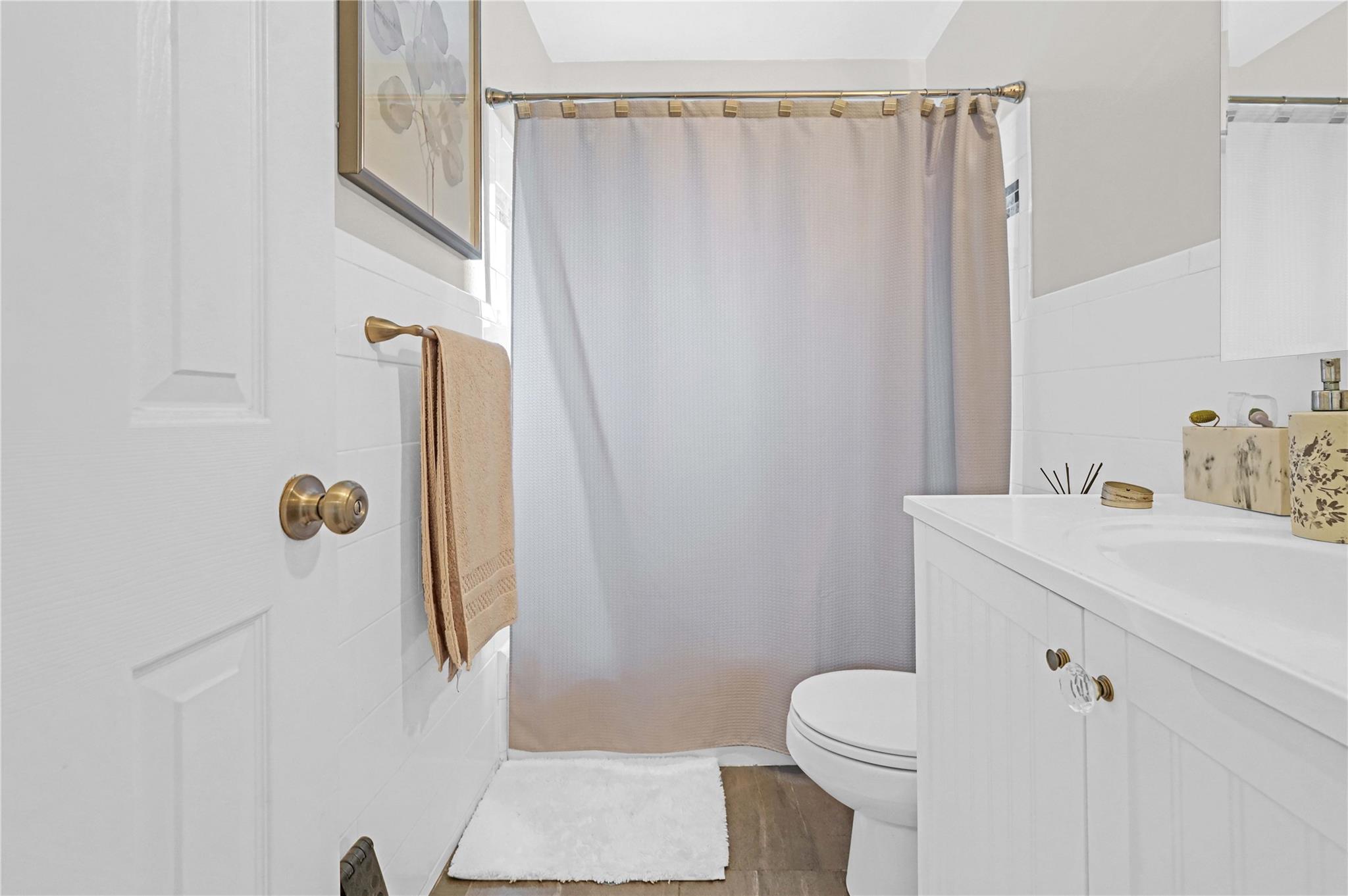 #9 photo, 13-10 212th Street, Bayside , NY 11360