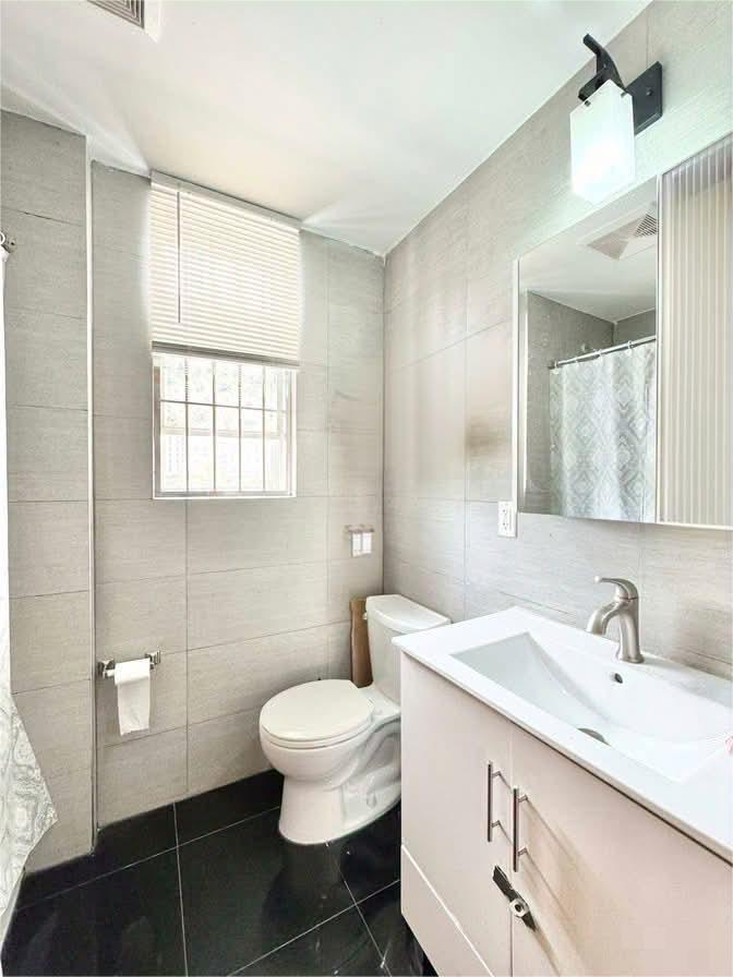 #4 photo, 48-09 69 St, クイーンズ区 Woodside , NY 11377