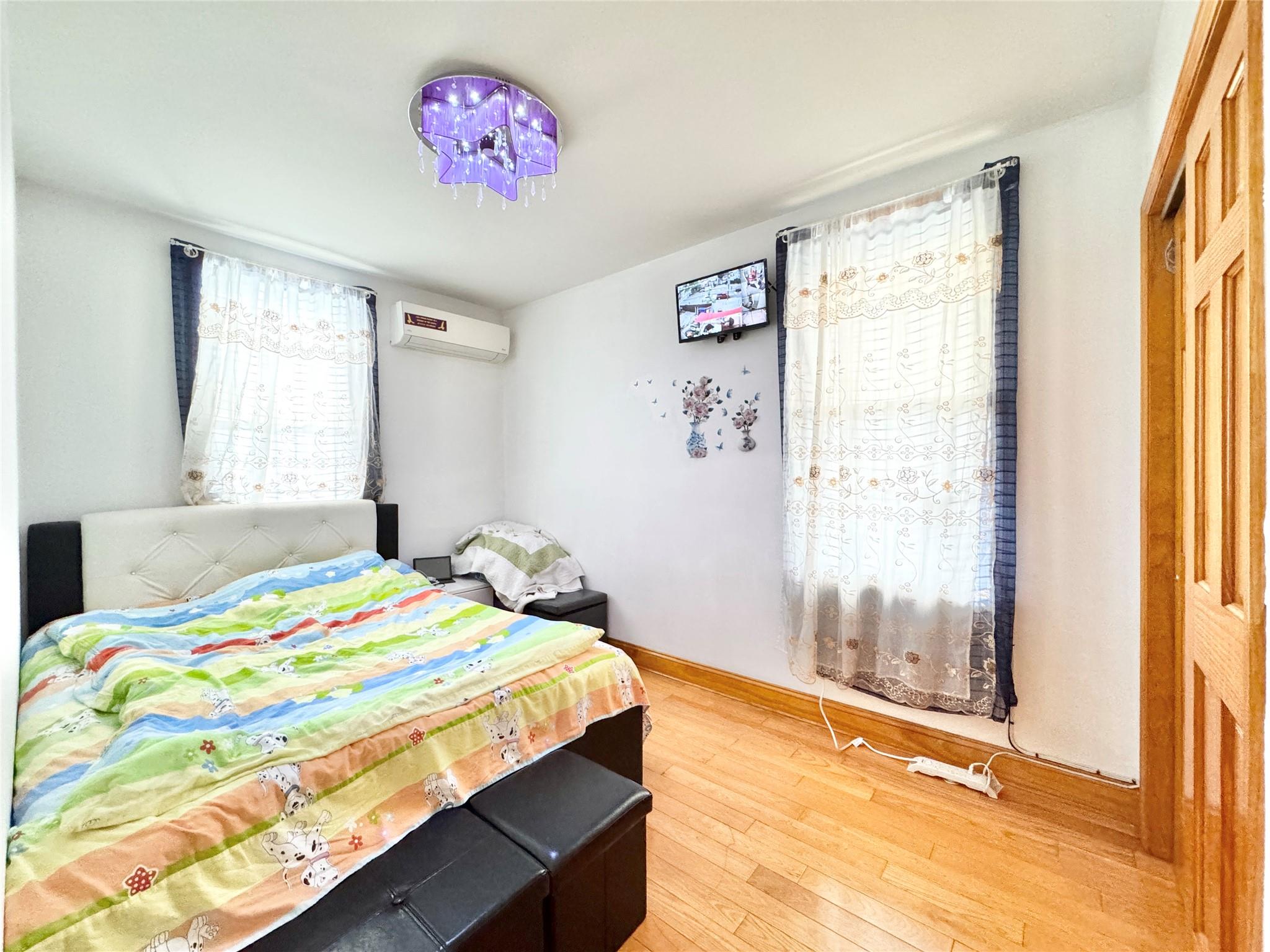 #5 photo, 48-09 69 St, クイーンズ区 Woodside , NY 11377