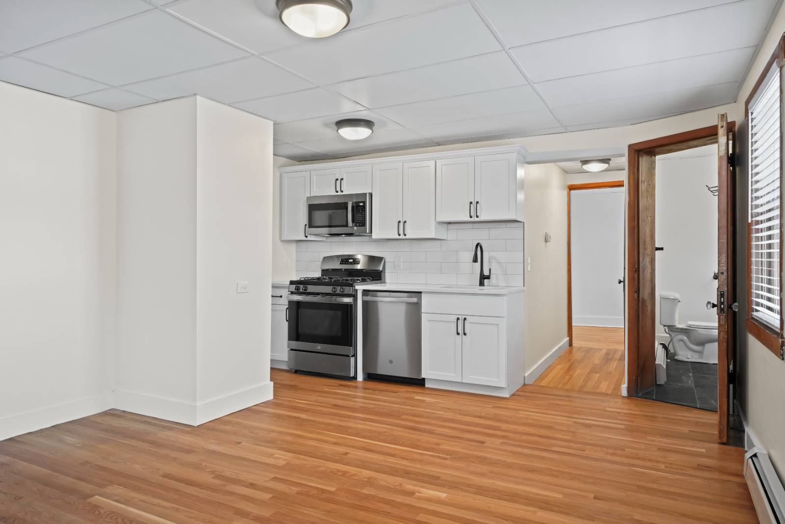 #2 photo, 33 Franklin St, #1A, 뉴욕주 Saratoga Springs , NY 12866