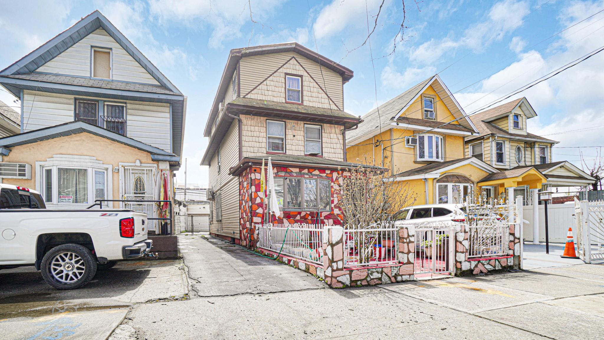 #1 photo, 181-16 93rd Avenue, Hollis , NY 11423