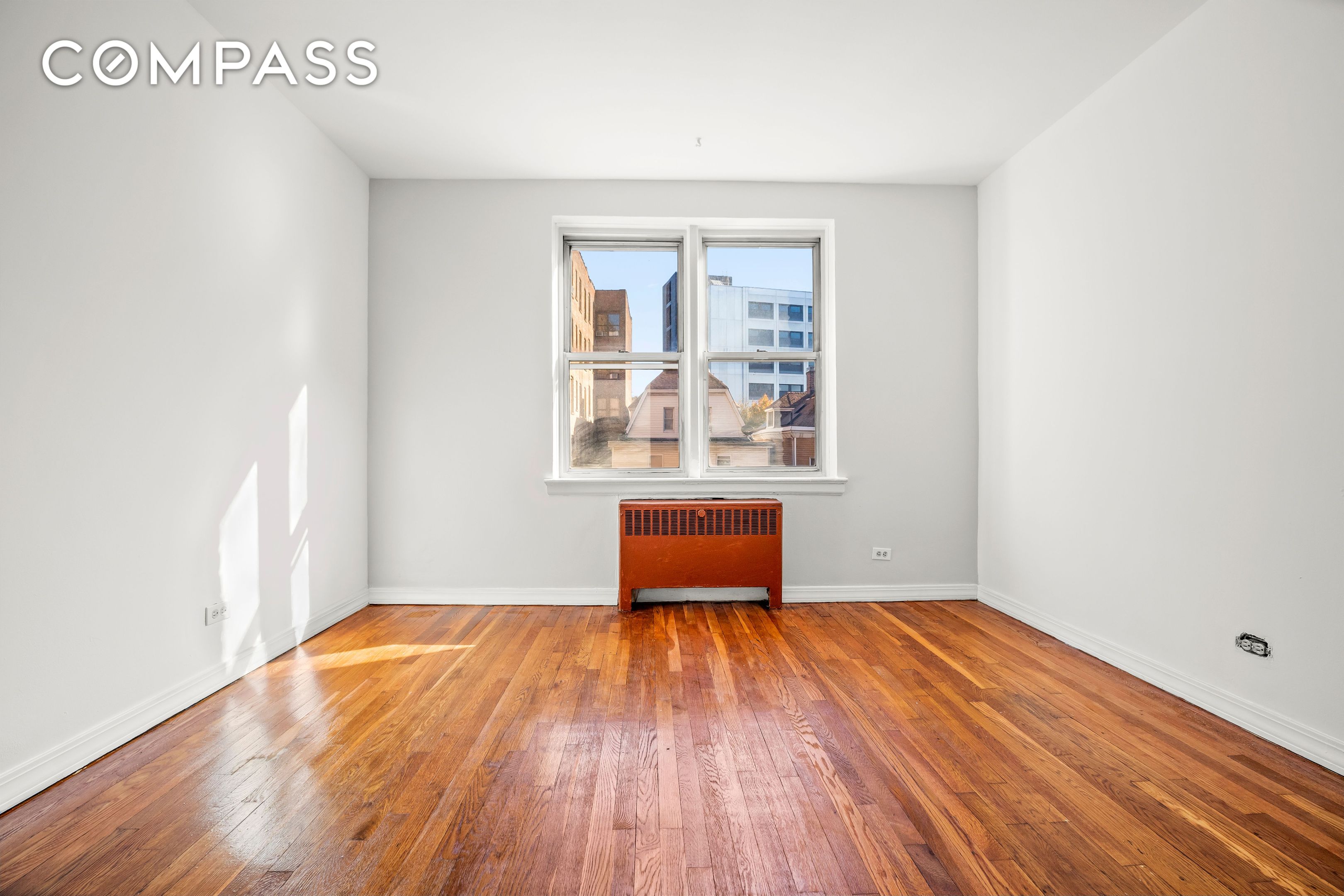 #1 photo, 2630 Kingsbridge Terrace, ブロンクス区 Fordham Manor , NY 10463