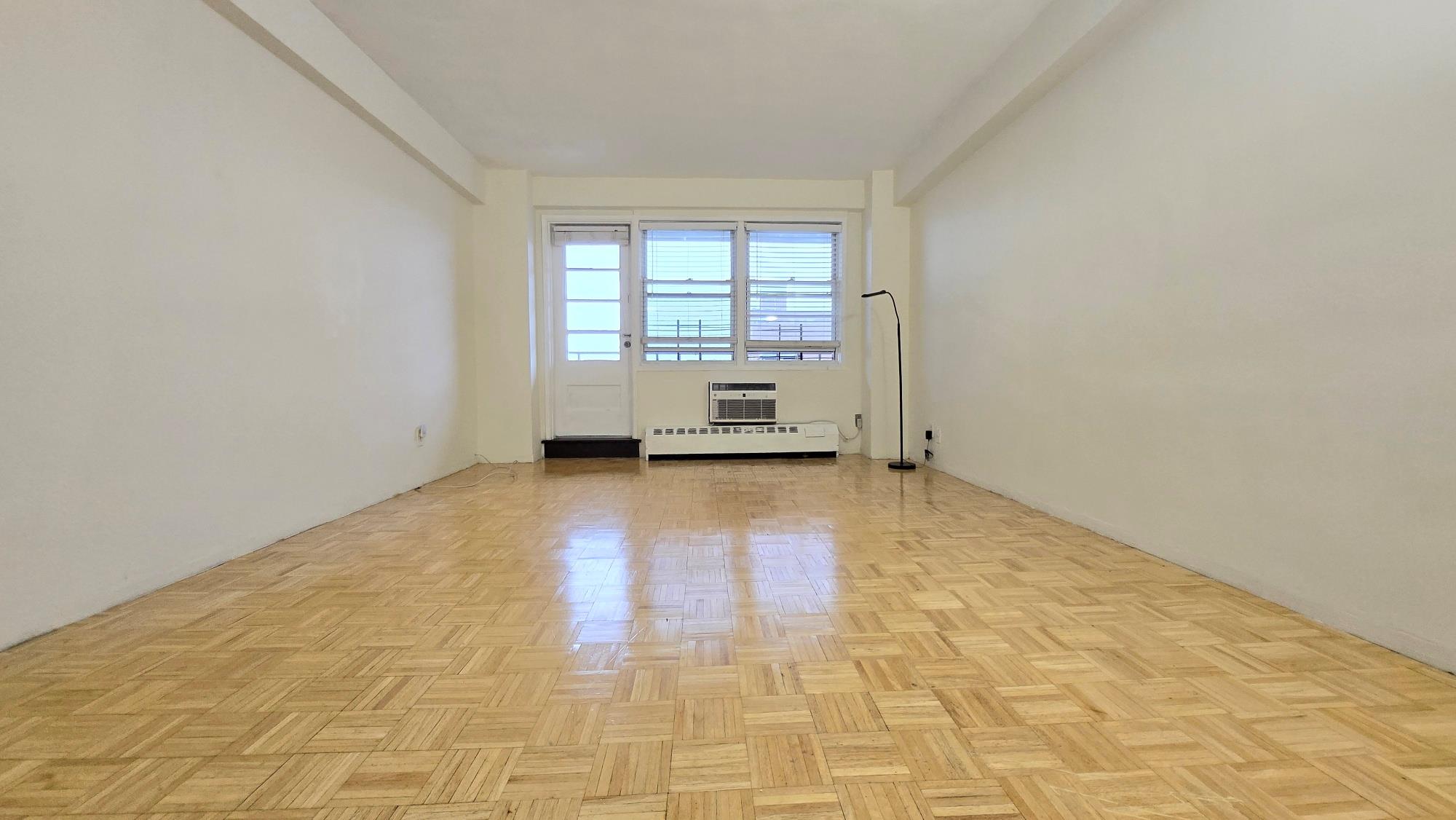 #2 photo, 160-10 89 Avenue, Jamaica , NY 11432