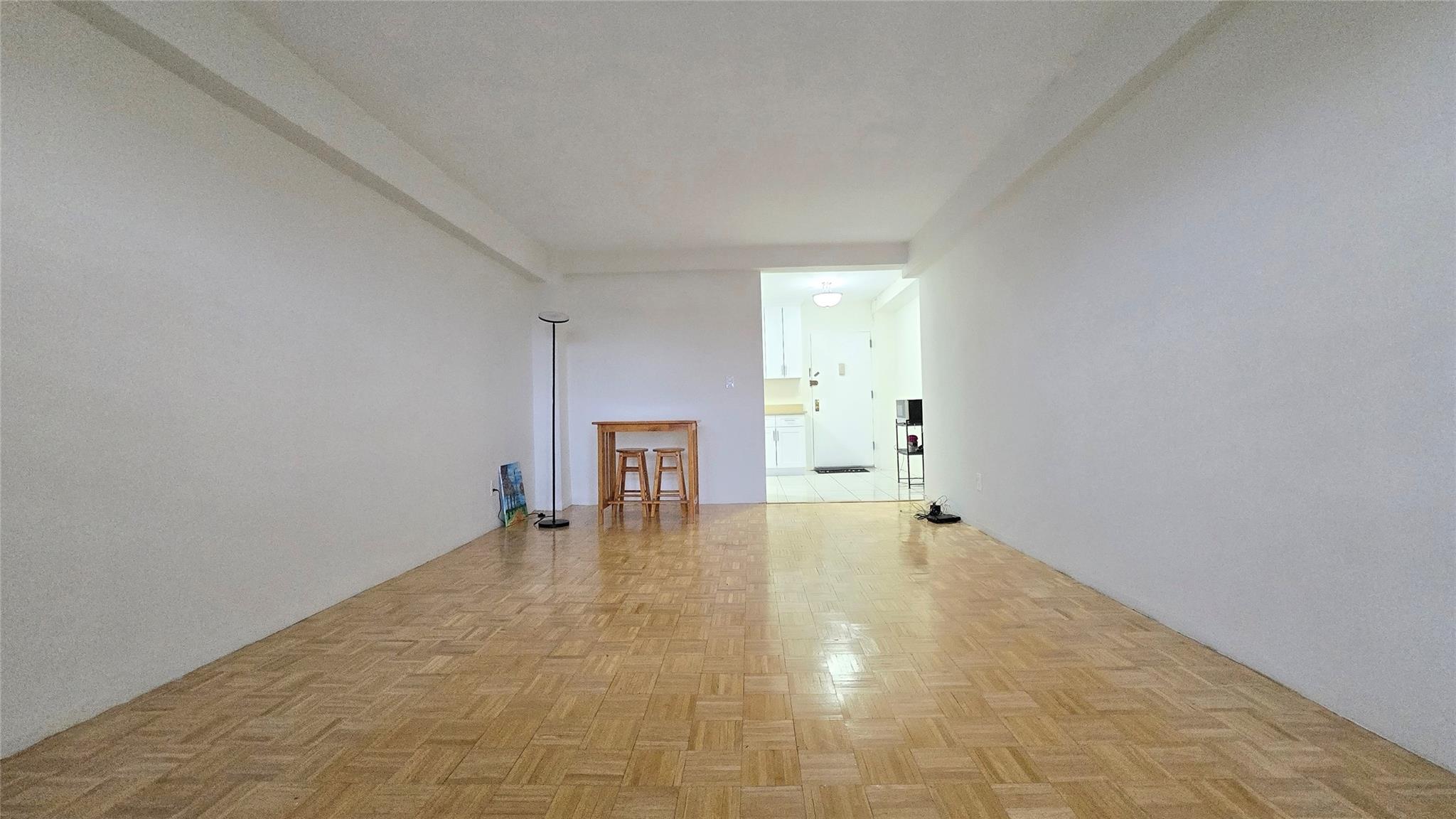 #7 photo, 160-10 89 Avenue, Jamaica , NY 11432