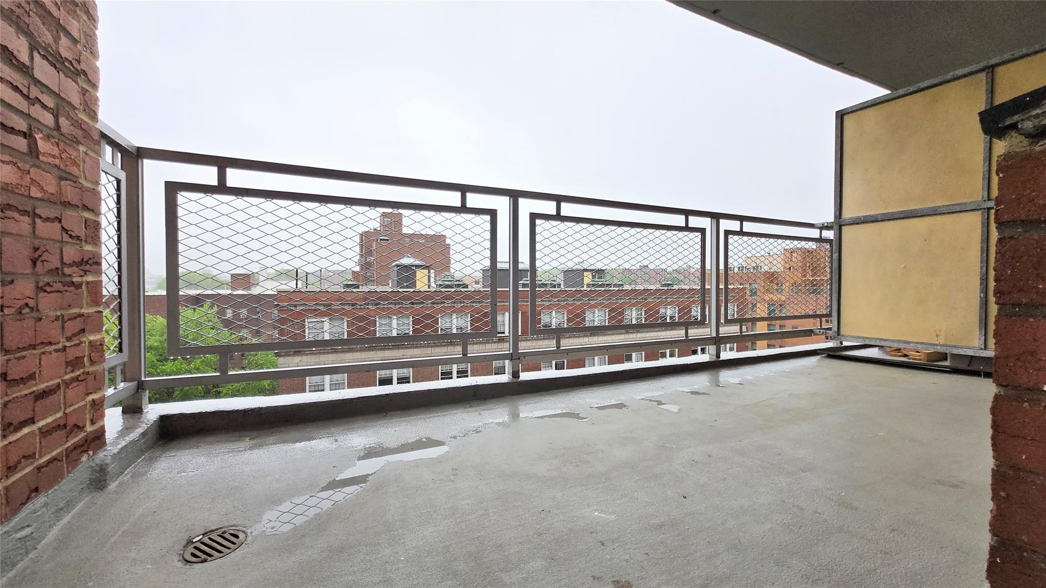 #8 photo, 160-10 89 Avenue, Jamaica , NY 11432