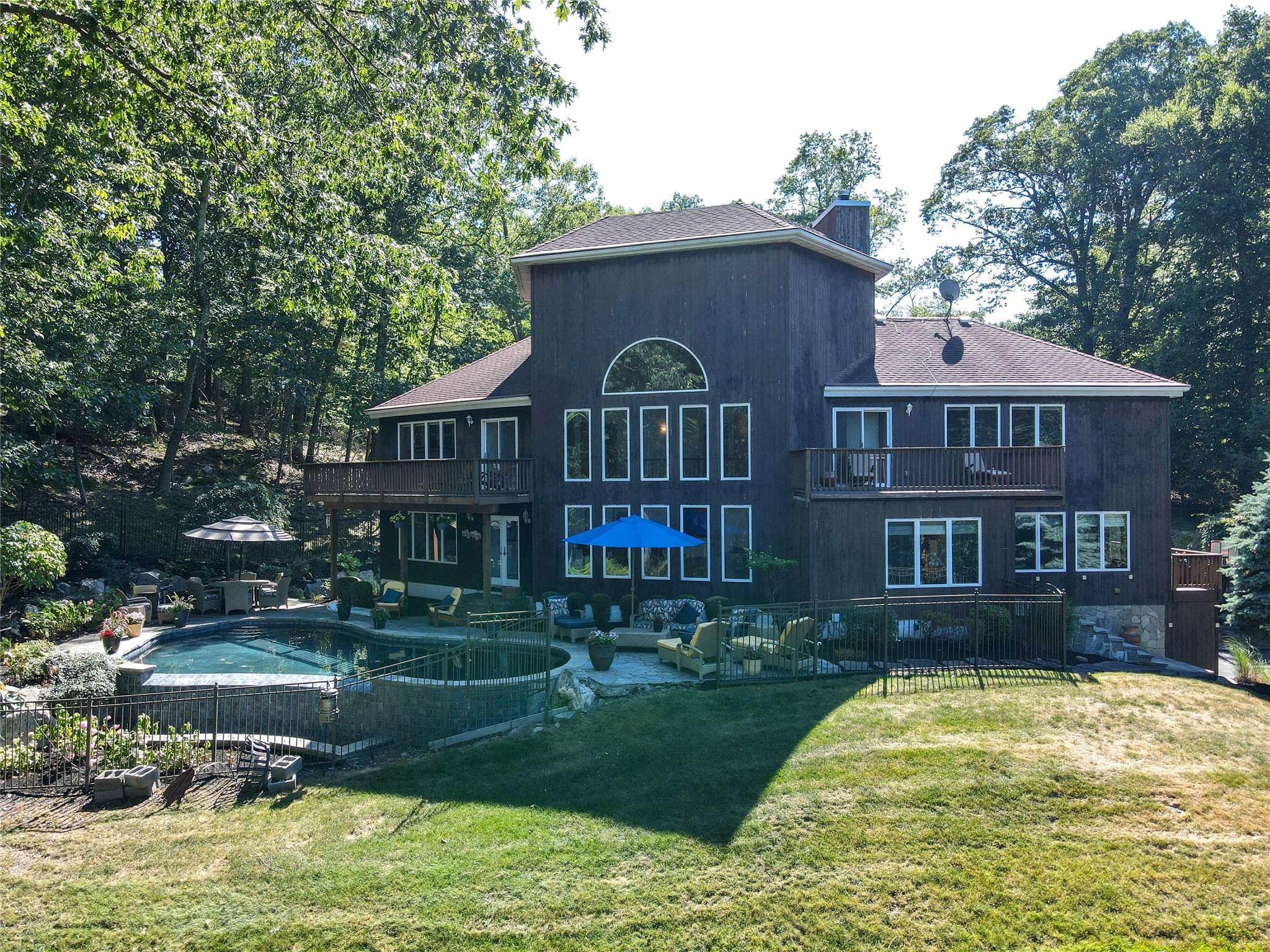 #2 photo, 36 Ridgetop Drive, Tomkins Cove , NY 10986