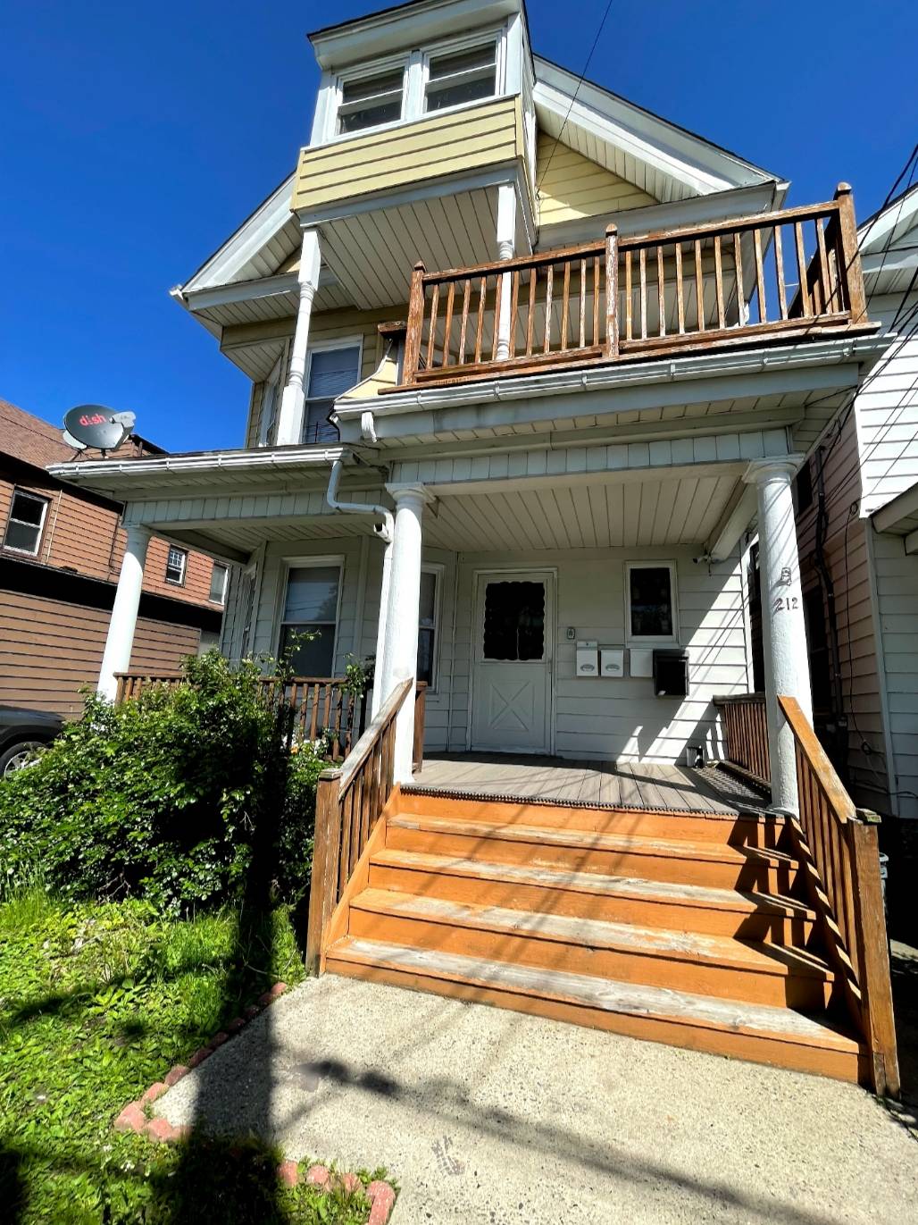 #4 photo, 212 Voss Ave, Yonkers , NY 10703