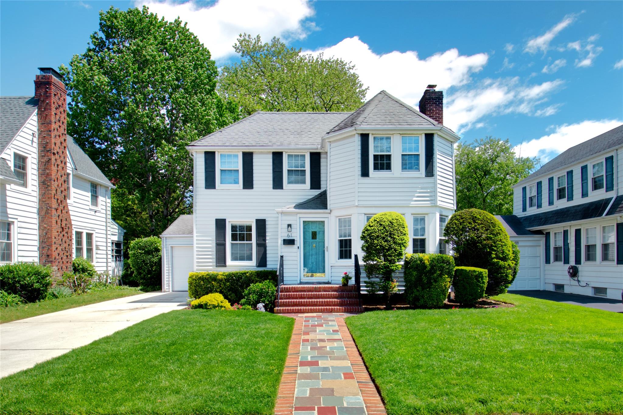 #1 photo, 61 Roosevelt Street, Garden City , NY 11530