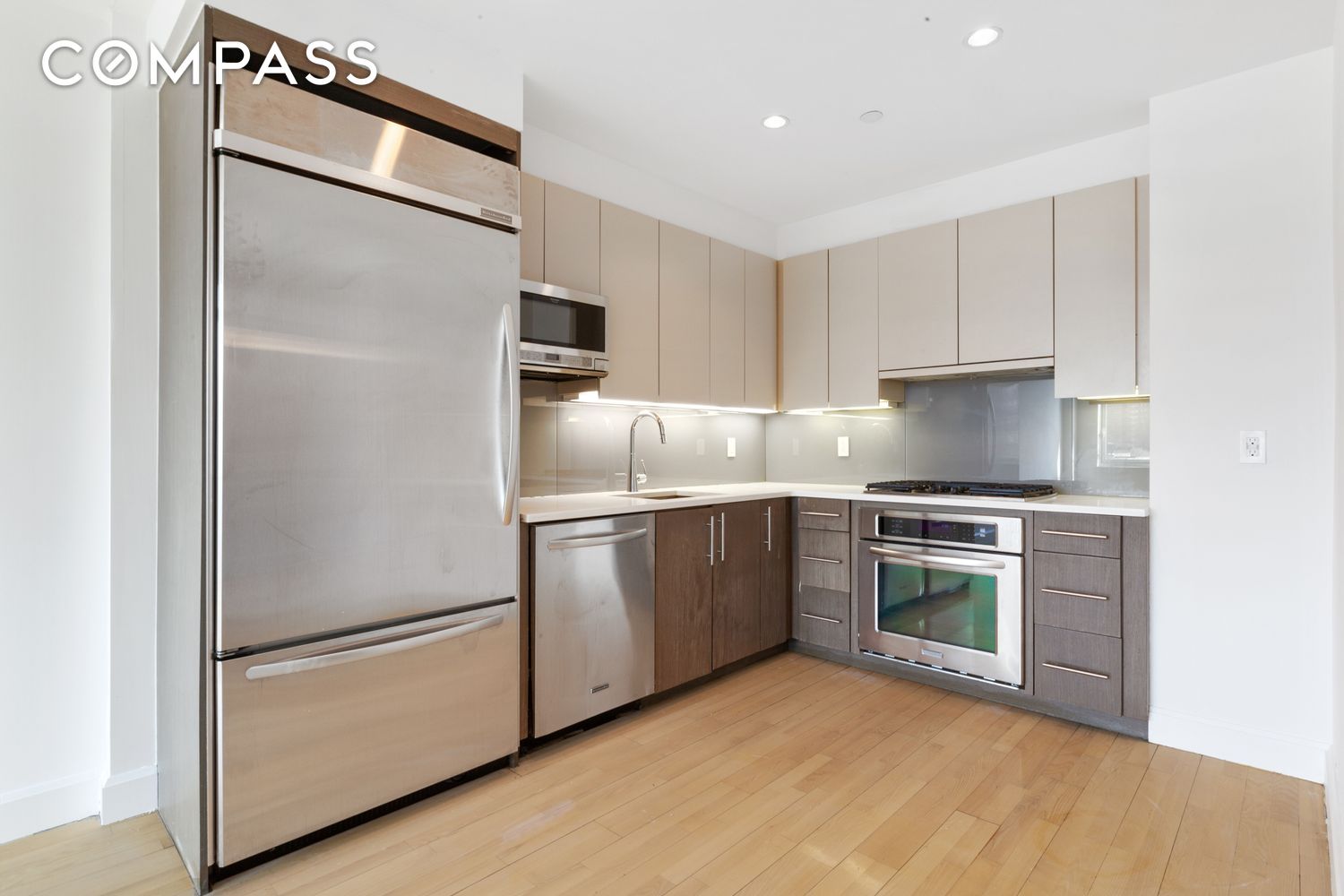 #6 photo, 2300 Frederick Douglass Boulevard, マンハッタン Harlem , NY 10027