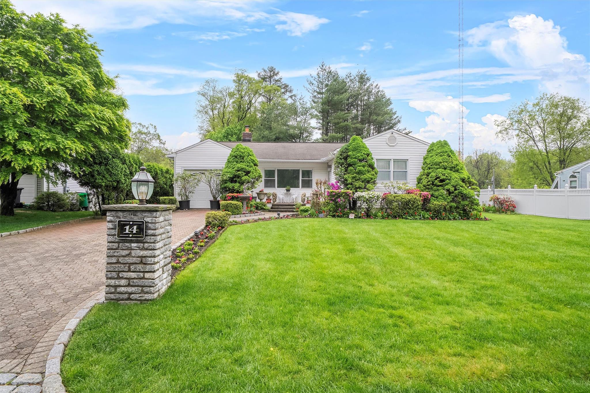 #1 photo, 14 Essex Place, Hartsdale , NY 10530