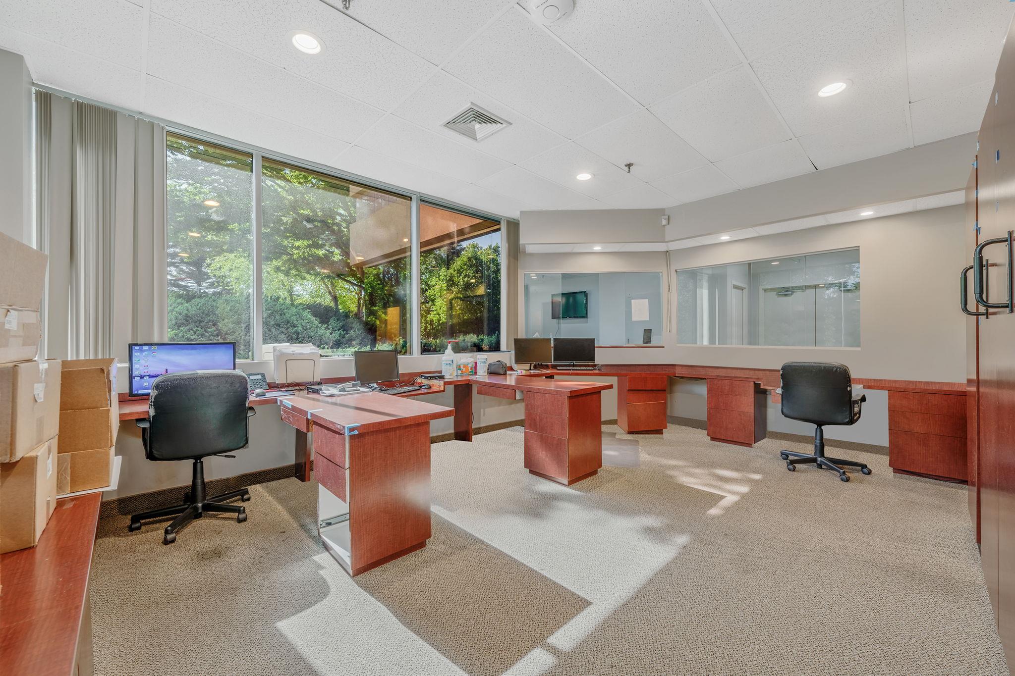 #12 photo, 8 Technology Drive, サフォーク郡 East Setauket , NY 11733