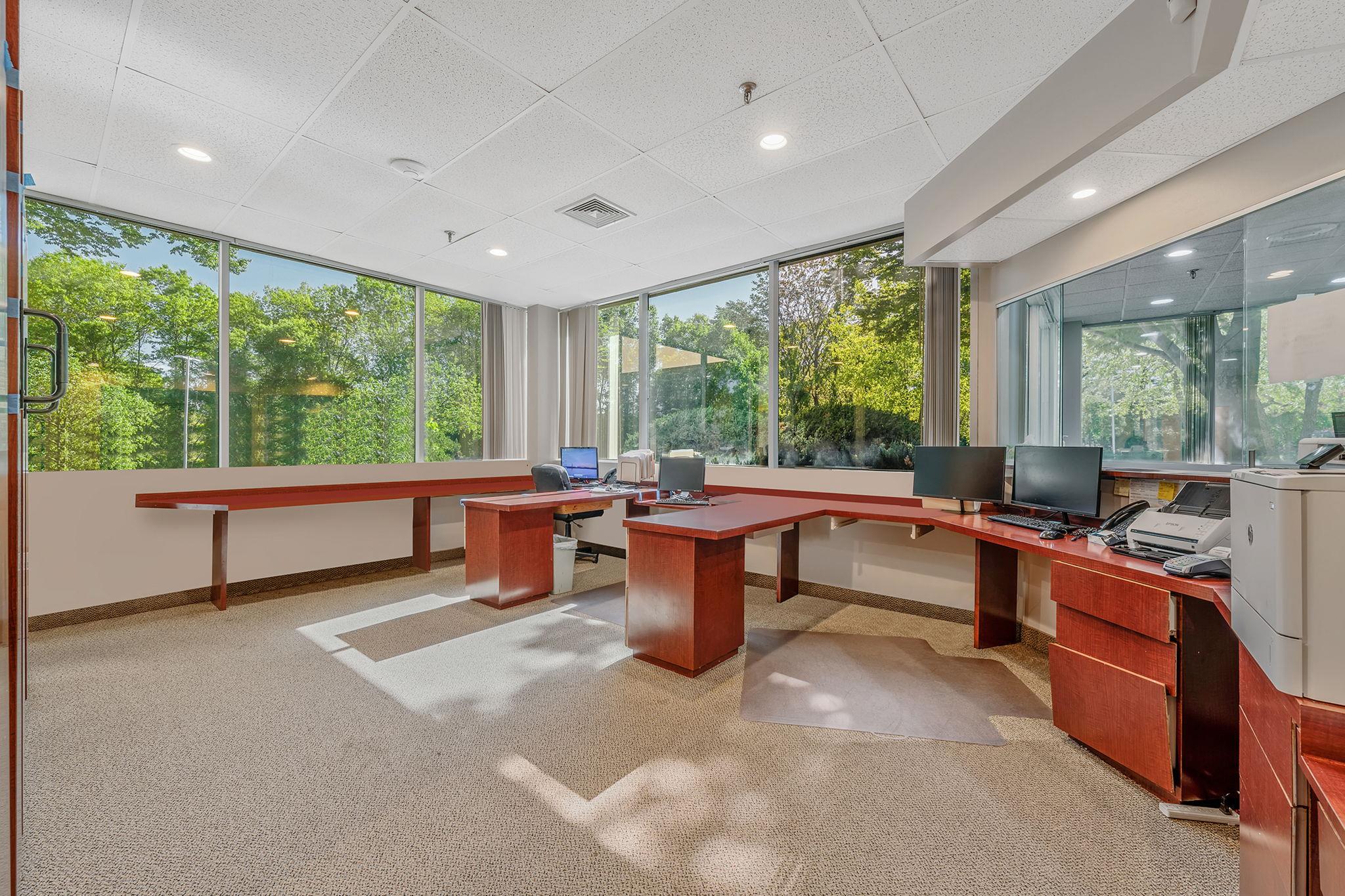 #13 photo, 8 Technology Drive, サフォーク郡 East Setauket , NY 11733