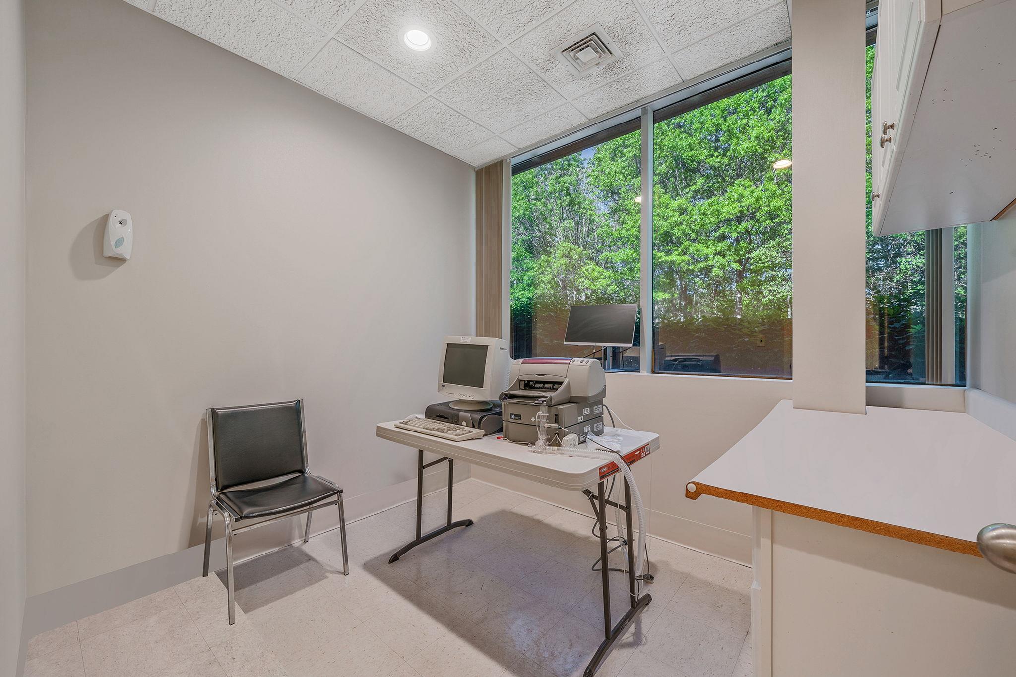 #14 photo, 8 Technology Drive, サフォーク郡 East Setauket , NY 11733