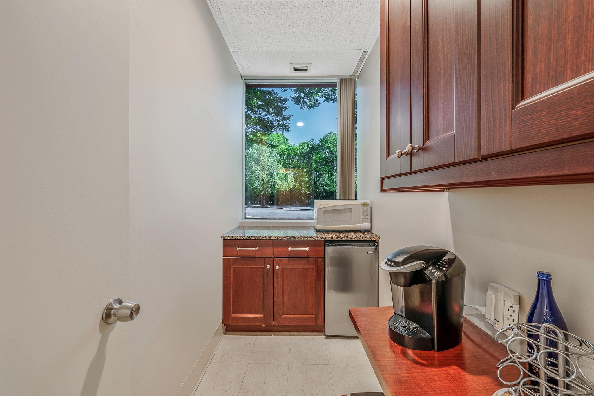 #16 photo, 8 Technology Drive, サフォーク郡 East Setauket , NY 11733