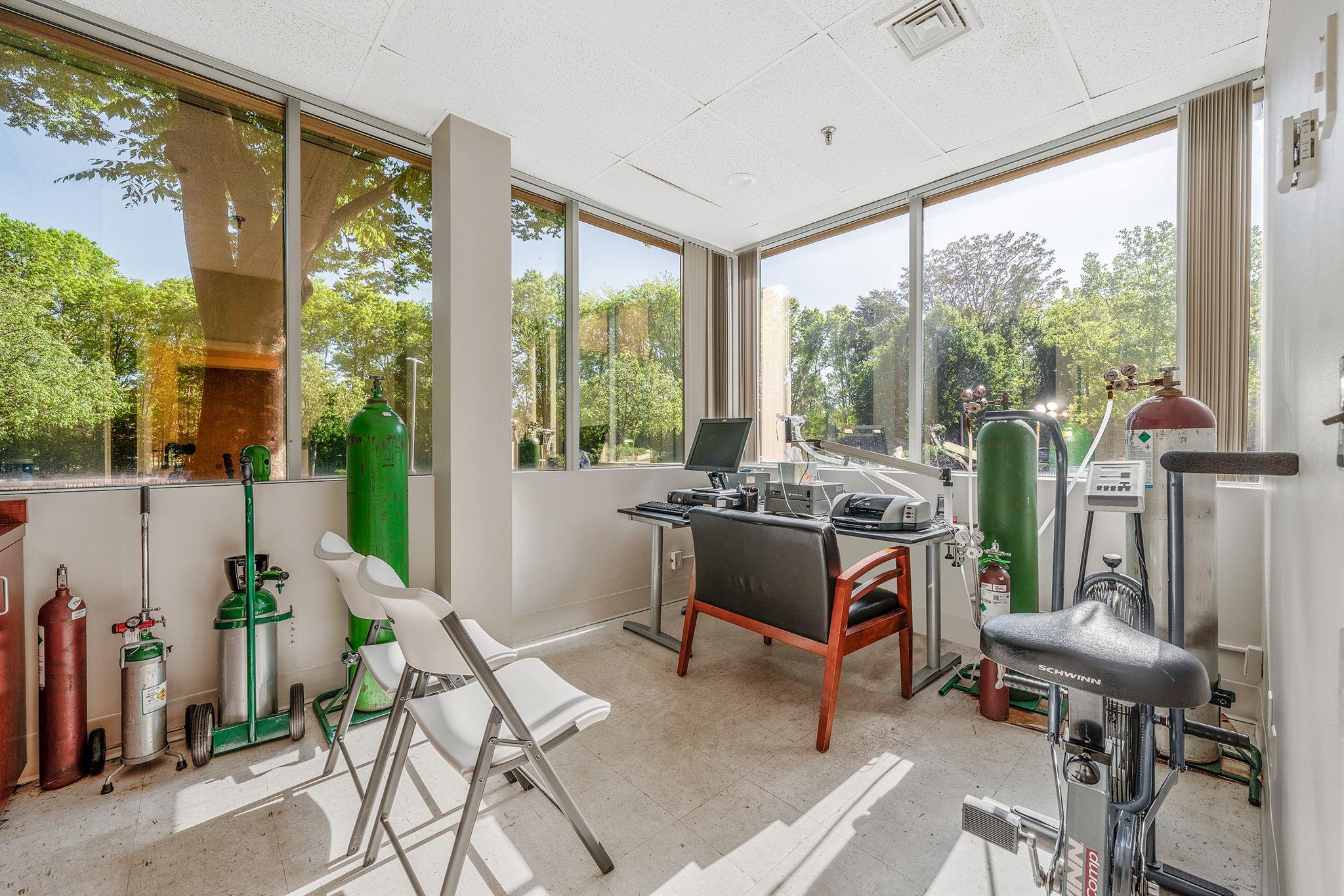 #17 photo, 8 Technology Drive, サフォーク郡 East Setauket , NY 11733