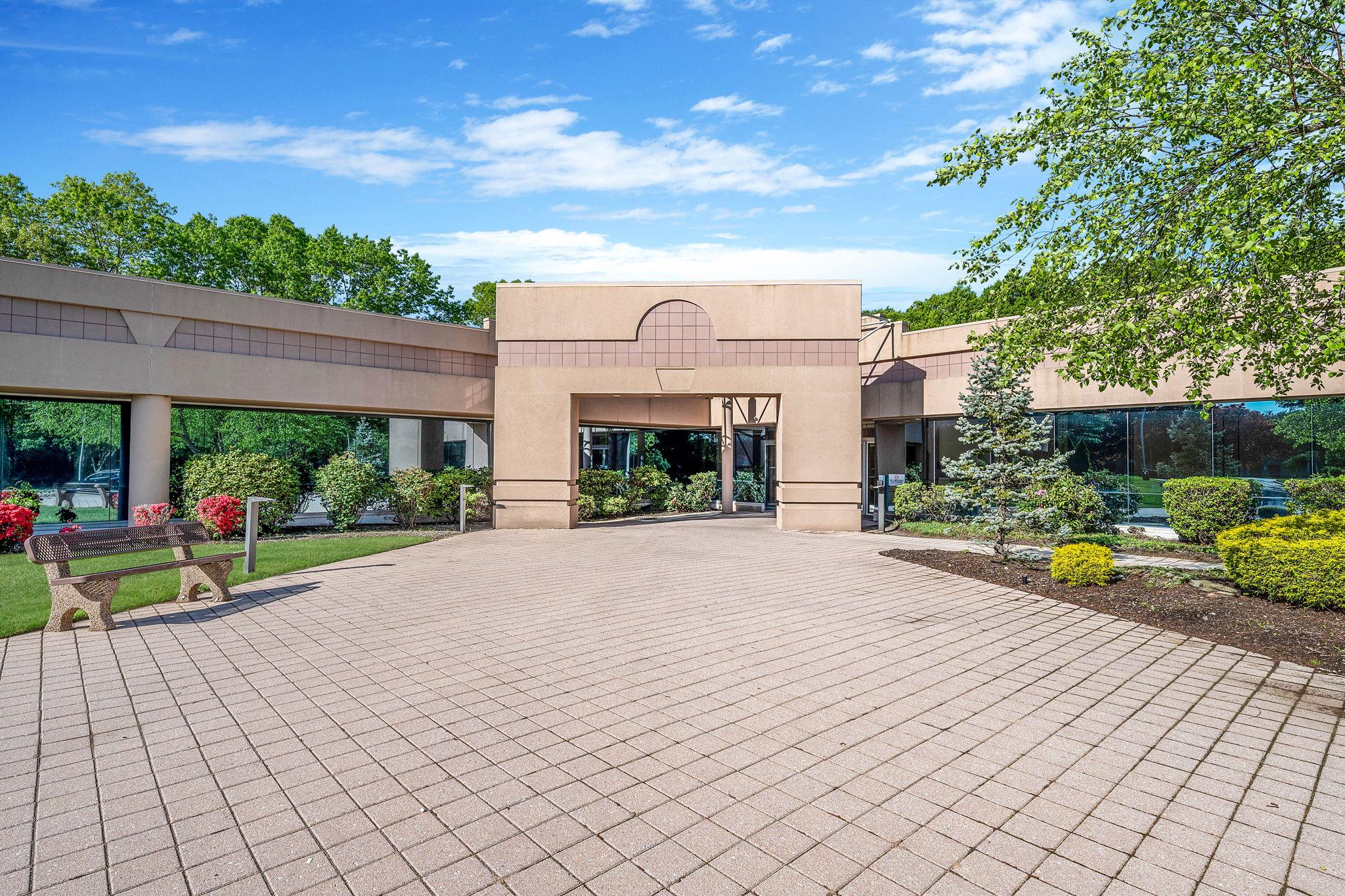 #2 photo, 8 Technology Drive, サフォーク郡 East Setauket , NY 11733