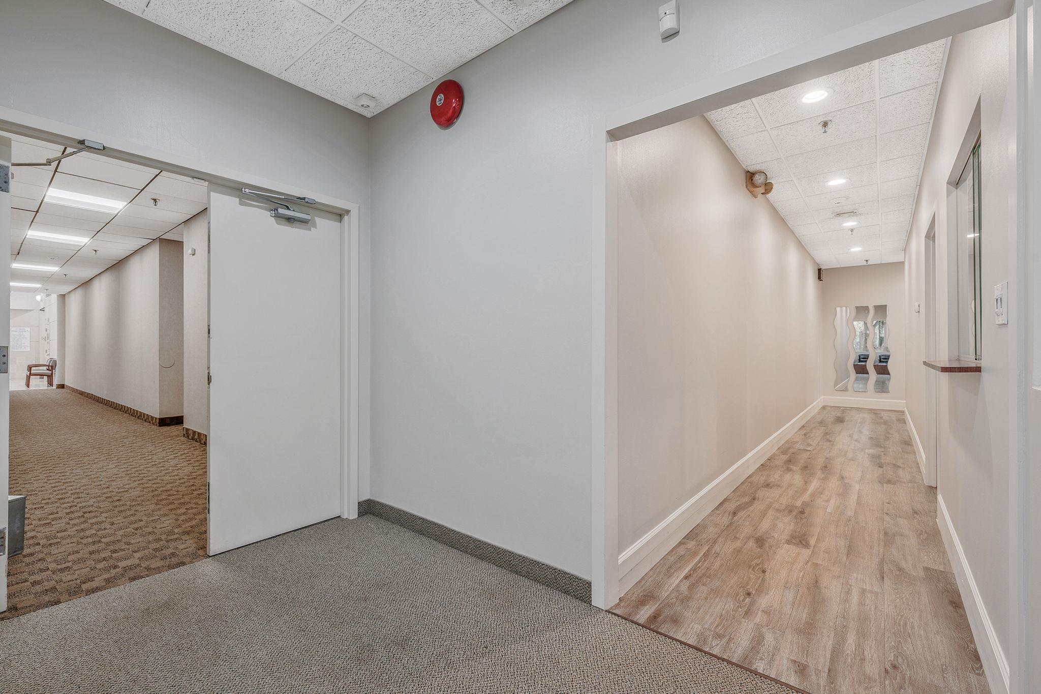 #7 photo, 8 Technology Drive, サフォーク郡 East Setauket , NY 11733