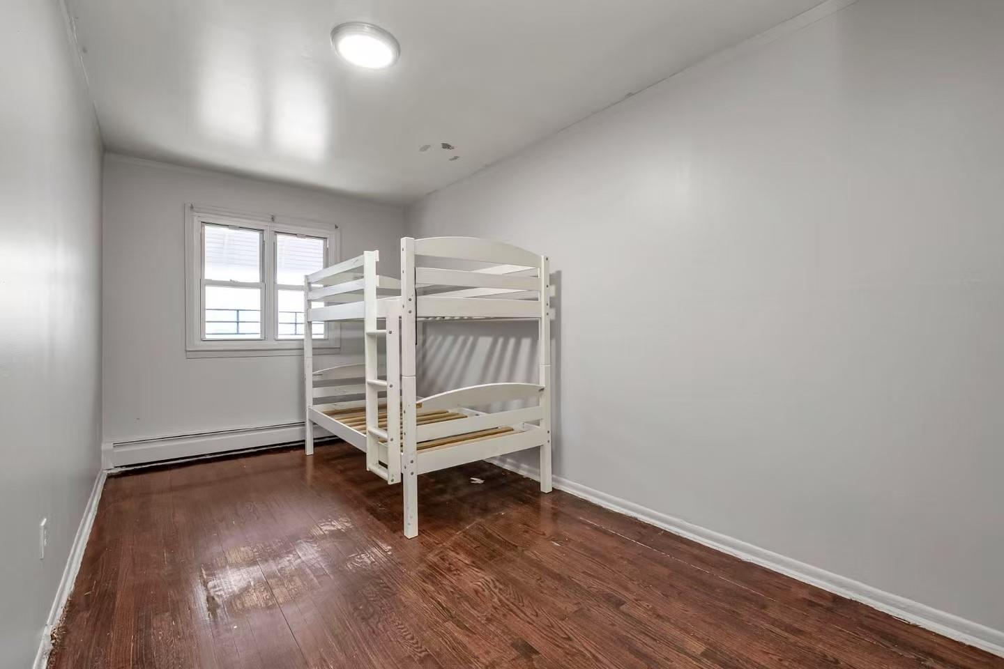 #13 photo, 4016 E Tremont Avenue, ブロンクス区 Bronx , NY 10465