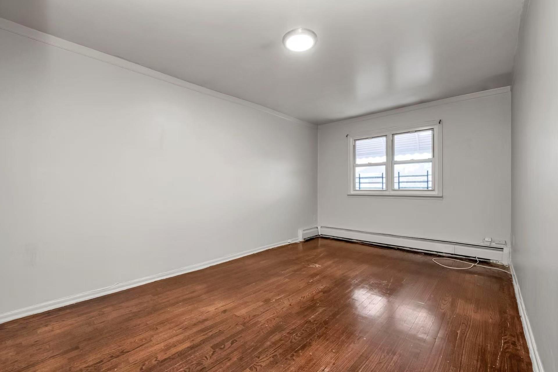 #4 photo, 4016 E Tremont Avenue, ブロンクス区 Bronx , NY 10465