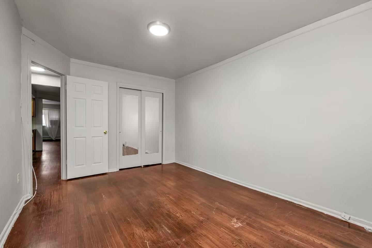 #5 photo, 4016 E Tremont Avenue, ブロンクス区 Bronx , NY 10465