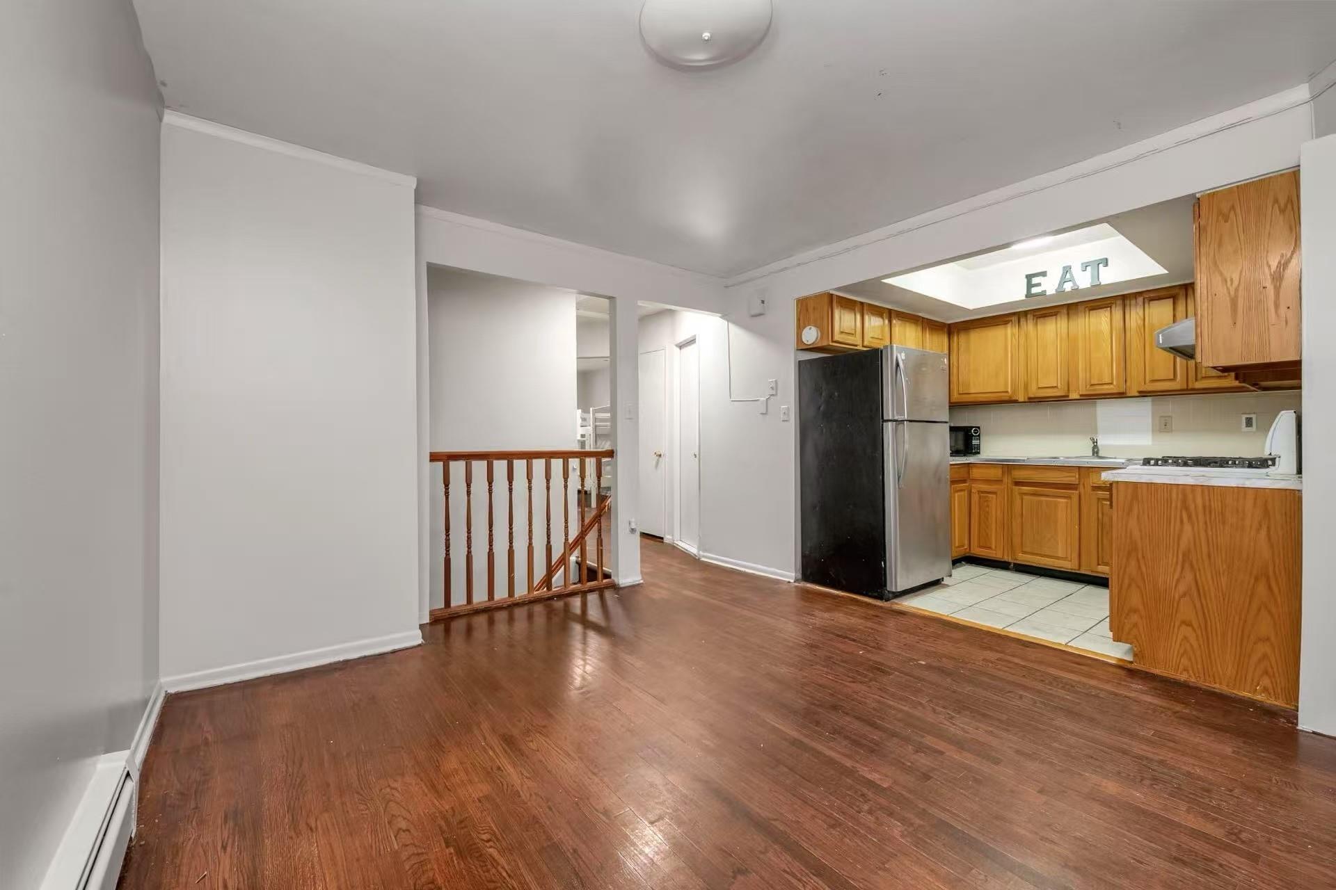 #7 photo, 4016 E Tremont Avenue, ブロンクス区 Bronx , NY 10465