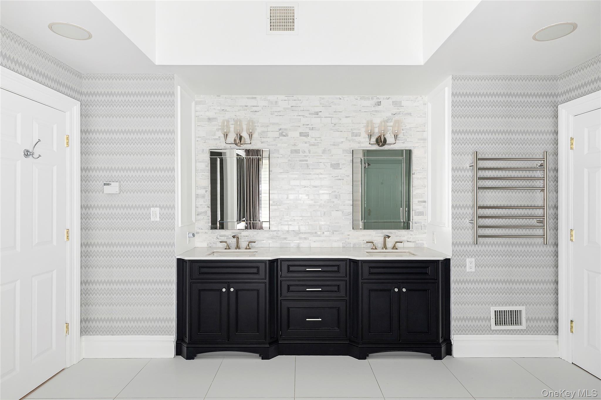 #16 photo, 1608 Stewart Lane, Laurel Hollow , NY 11791