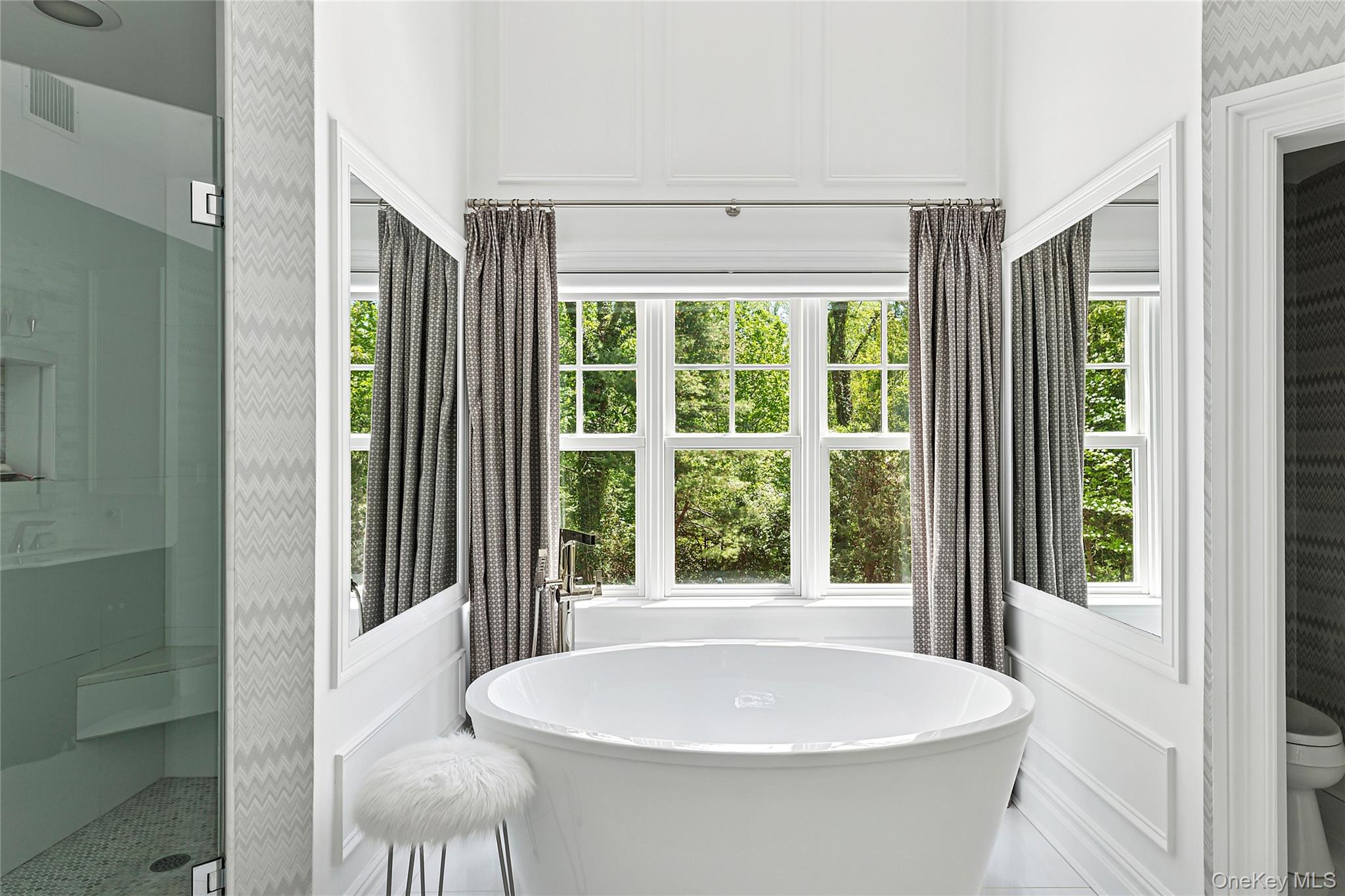 #17 photo, 1608 Stewart Lane, Laurel Hollow , NY 11791